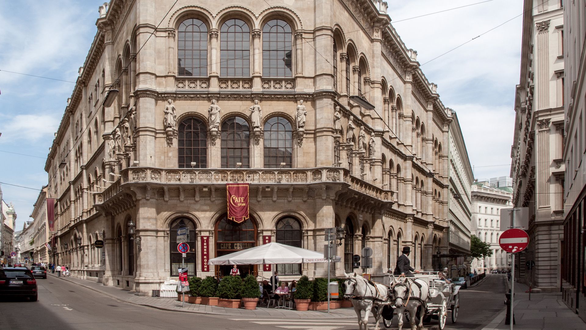 File:Palais Ferstel Cafe Central.jpg