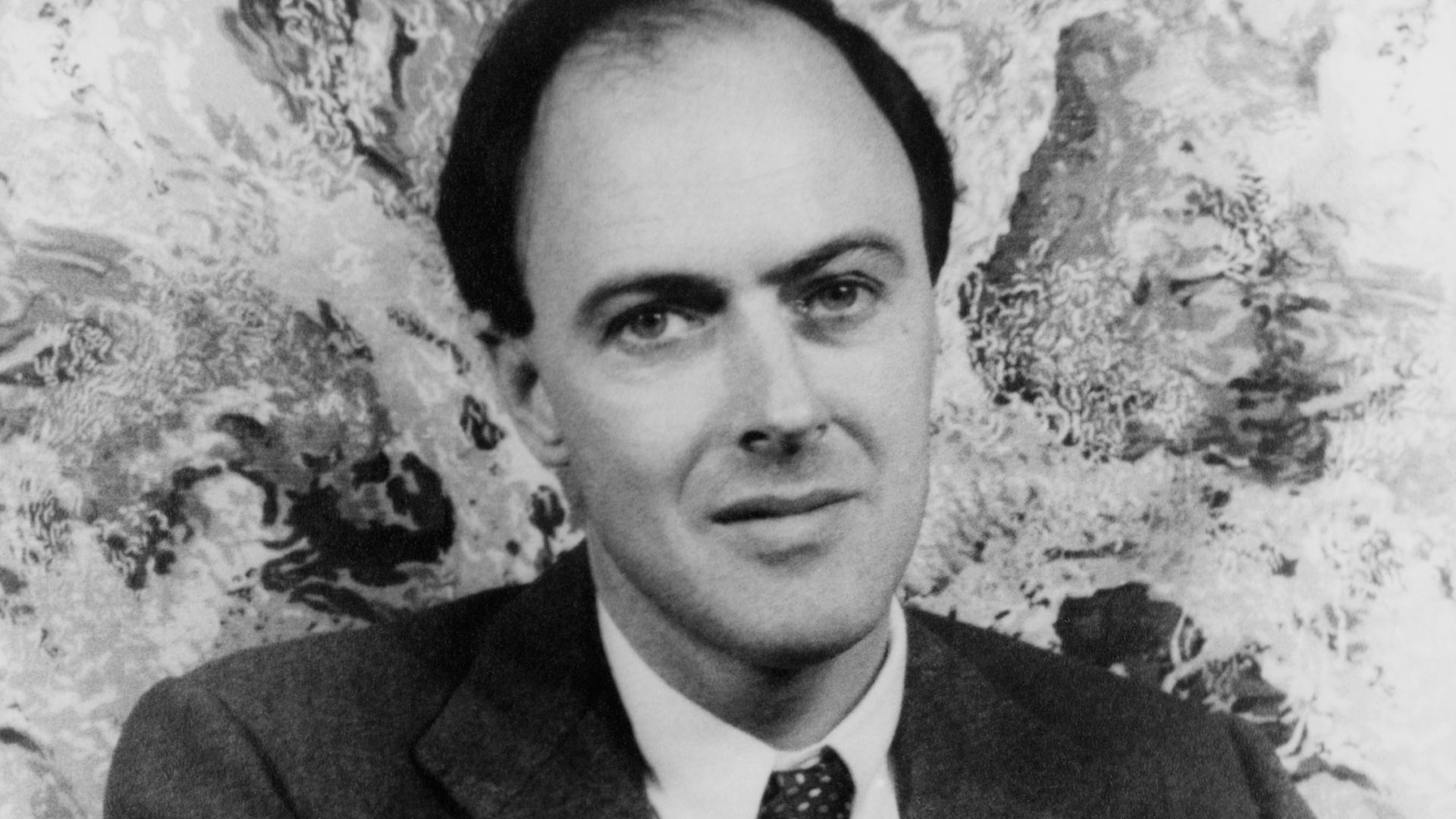 File:Roald Dahl.jpg