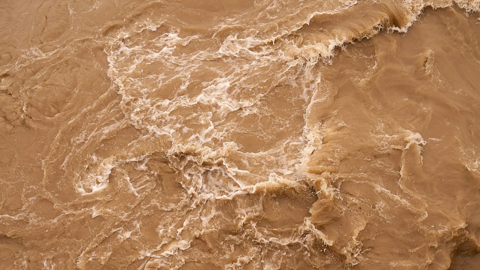 white and brown sea waves