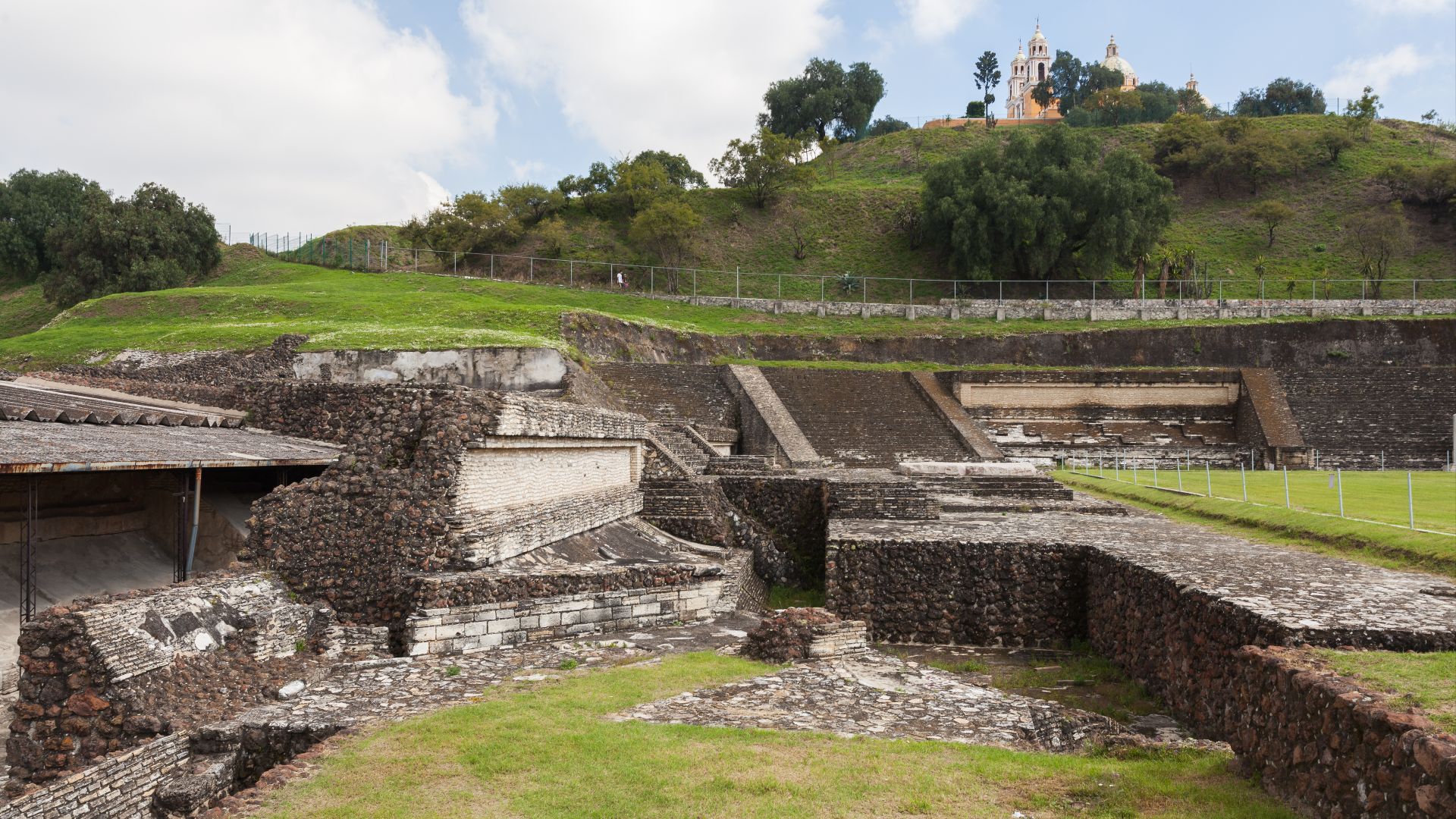 File:Gran Pirámide de Cholula, Puebla, México, 2013-10-12, DD 10.JPG