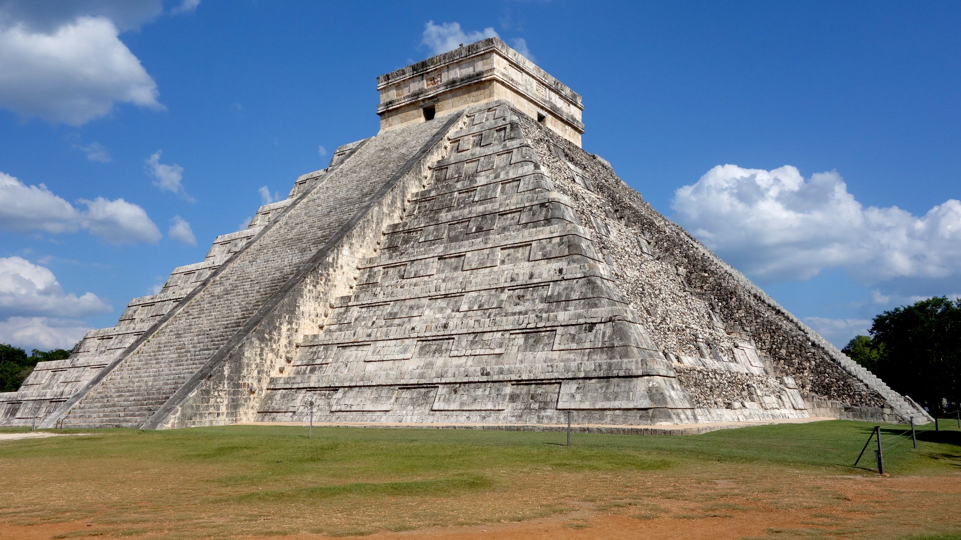 File:Kukulcan-Temple-Chichen-Itza-west-side-2016-Luka-Peternel.jpg