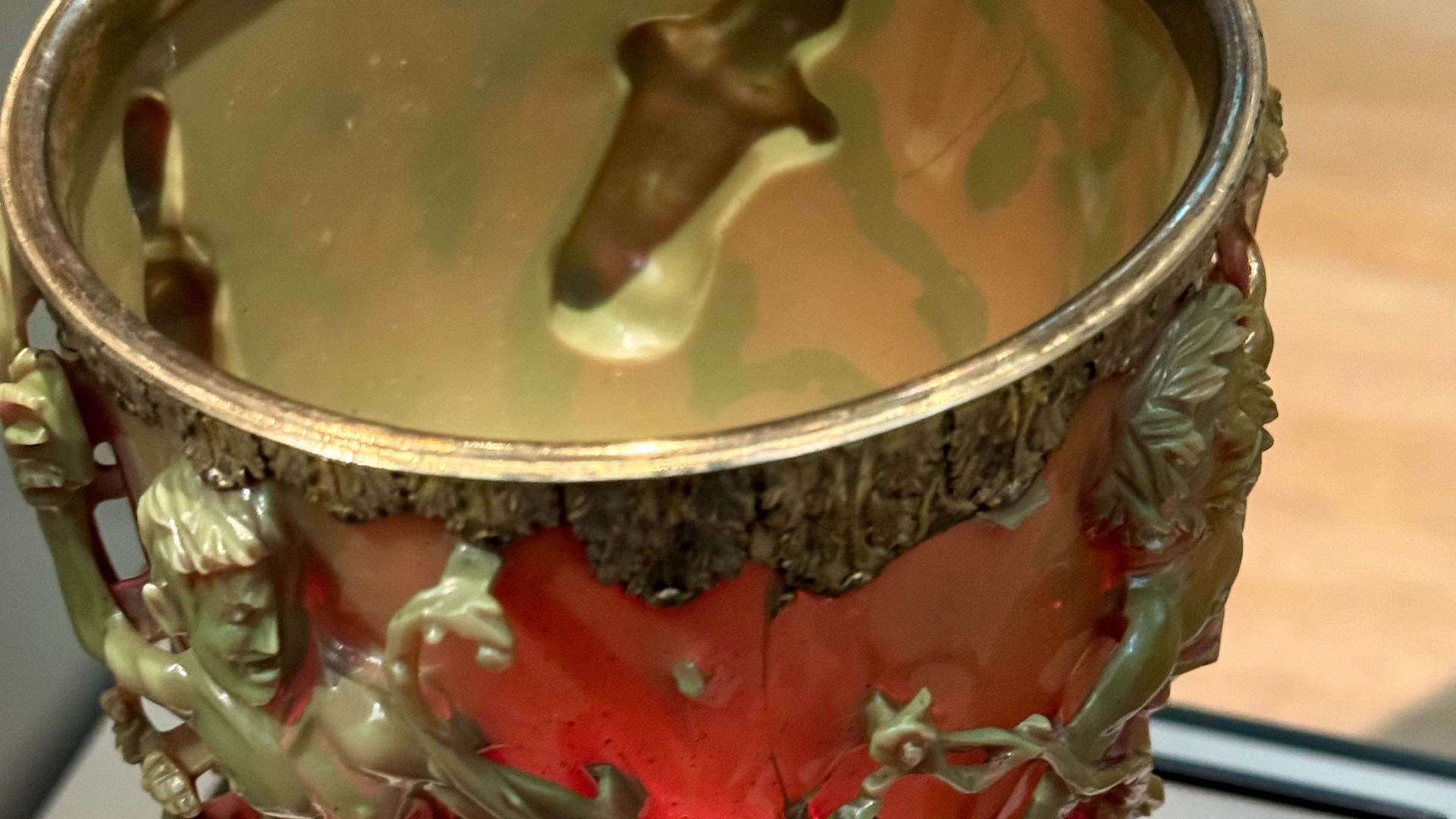 File:Top view of the famed Lycurgus Cup in the British Museum, showing the glass both green and ruby red.jpg