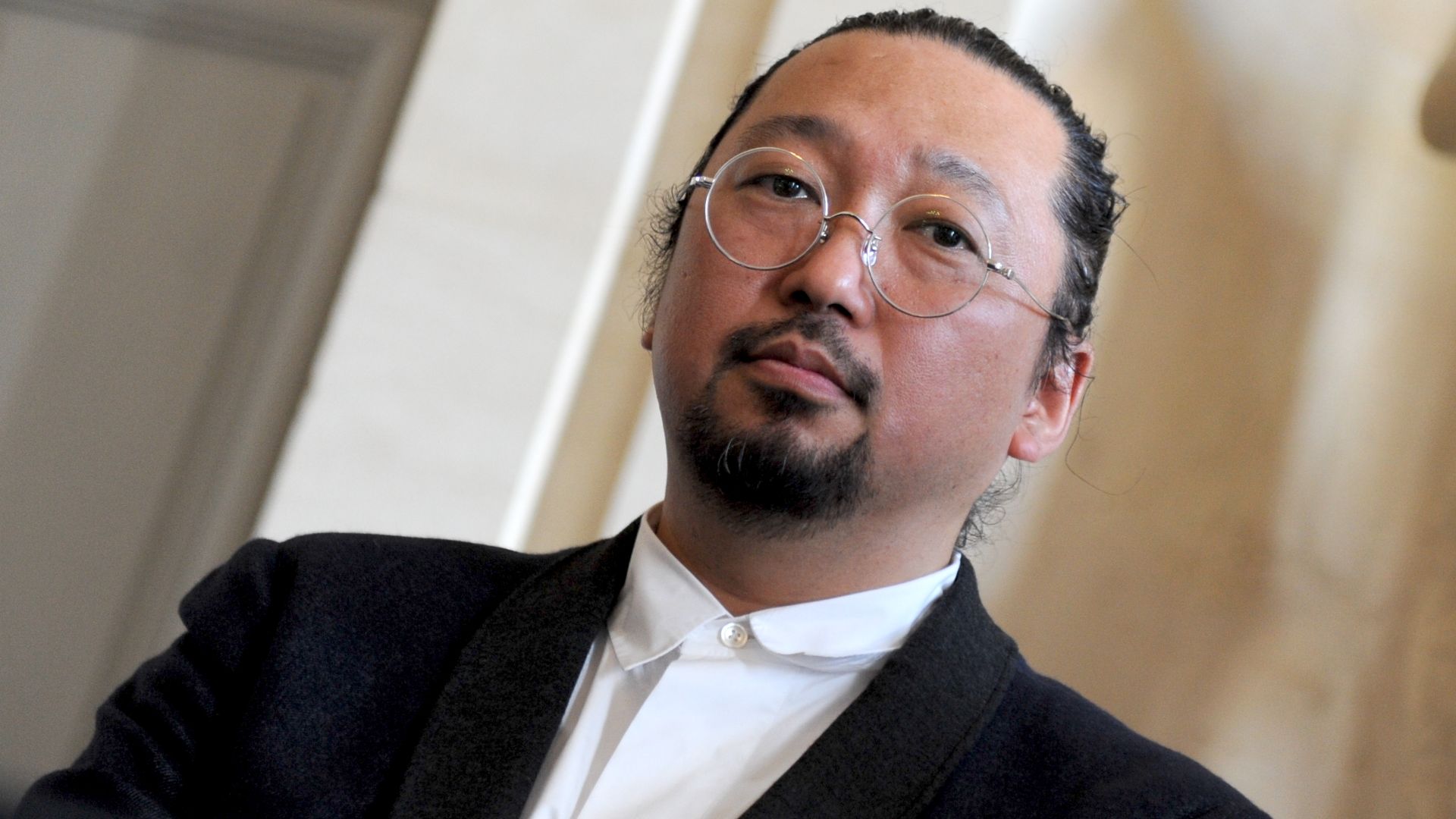 File:Takashi Murakami Versailles 2010.jpg
