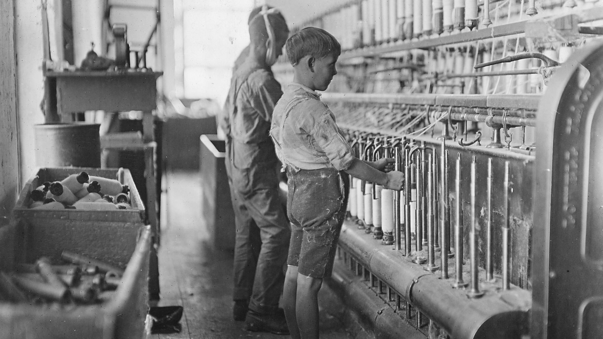 File:Doffers in Cherryville Mfg. Co., N.C. Plenty of others. Cherryville, N.C. - NARA - 523108.jpg