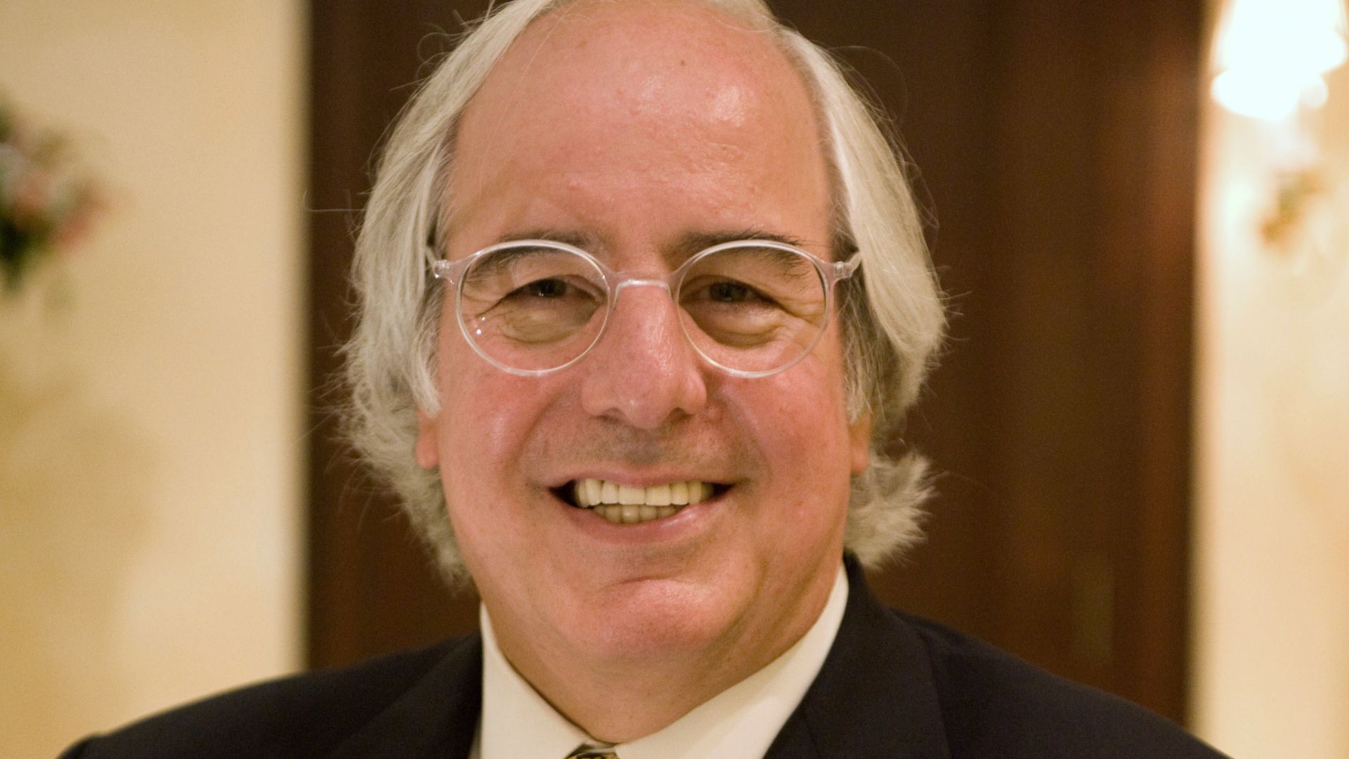 File:Frank W. Abagnale in 2008.jpg