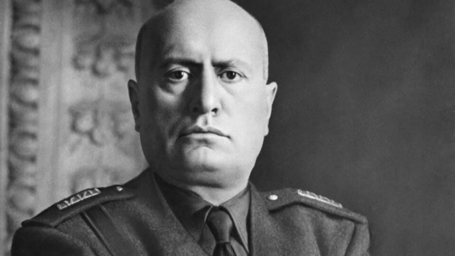 File:Mussolini mezzobusto.jpg