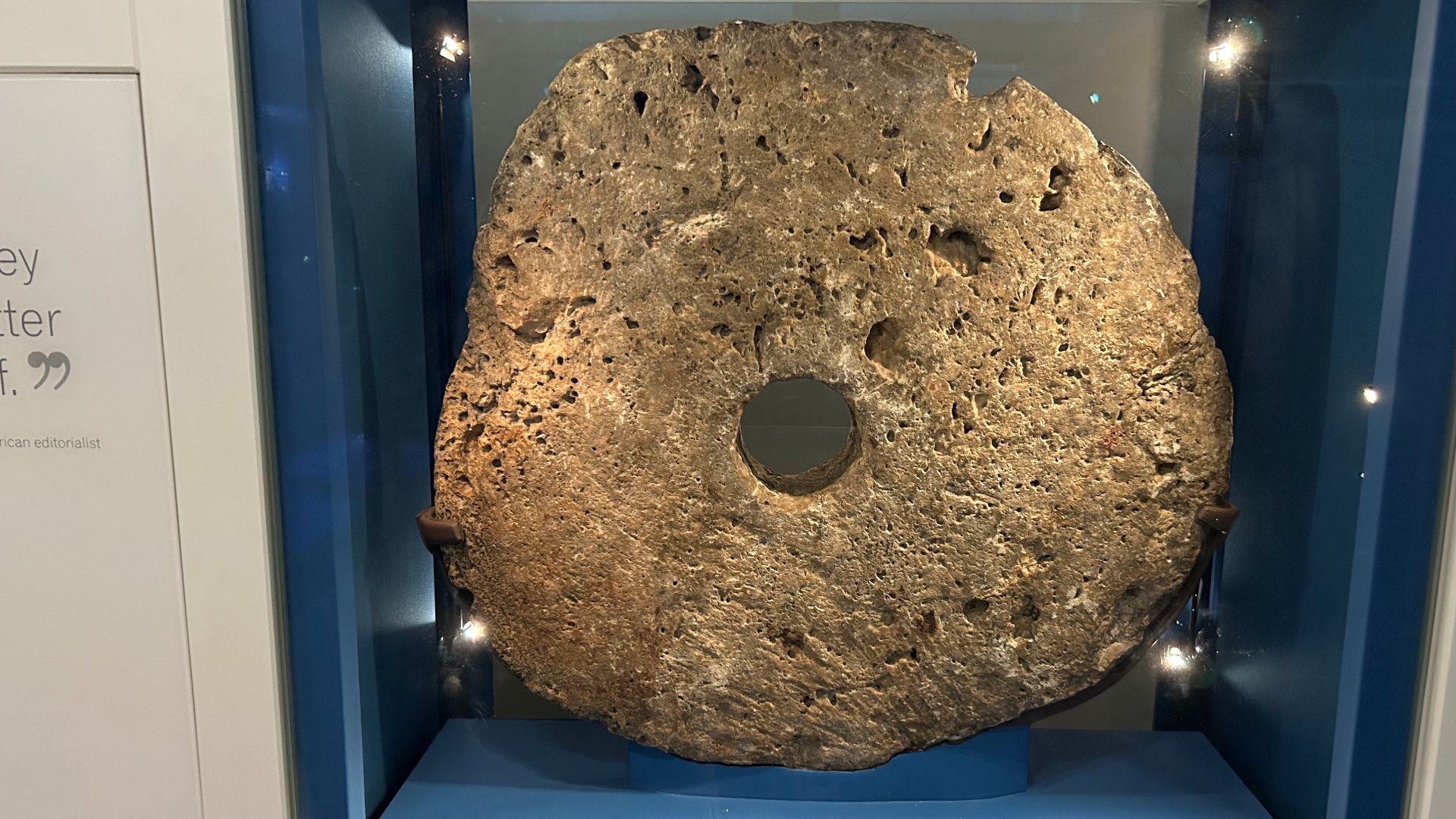 File:Rai Stone at the National Museum of American History, 7 February 2024.jpg