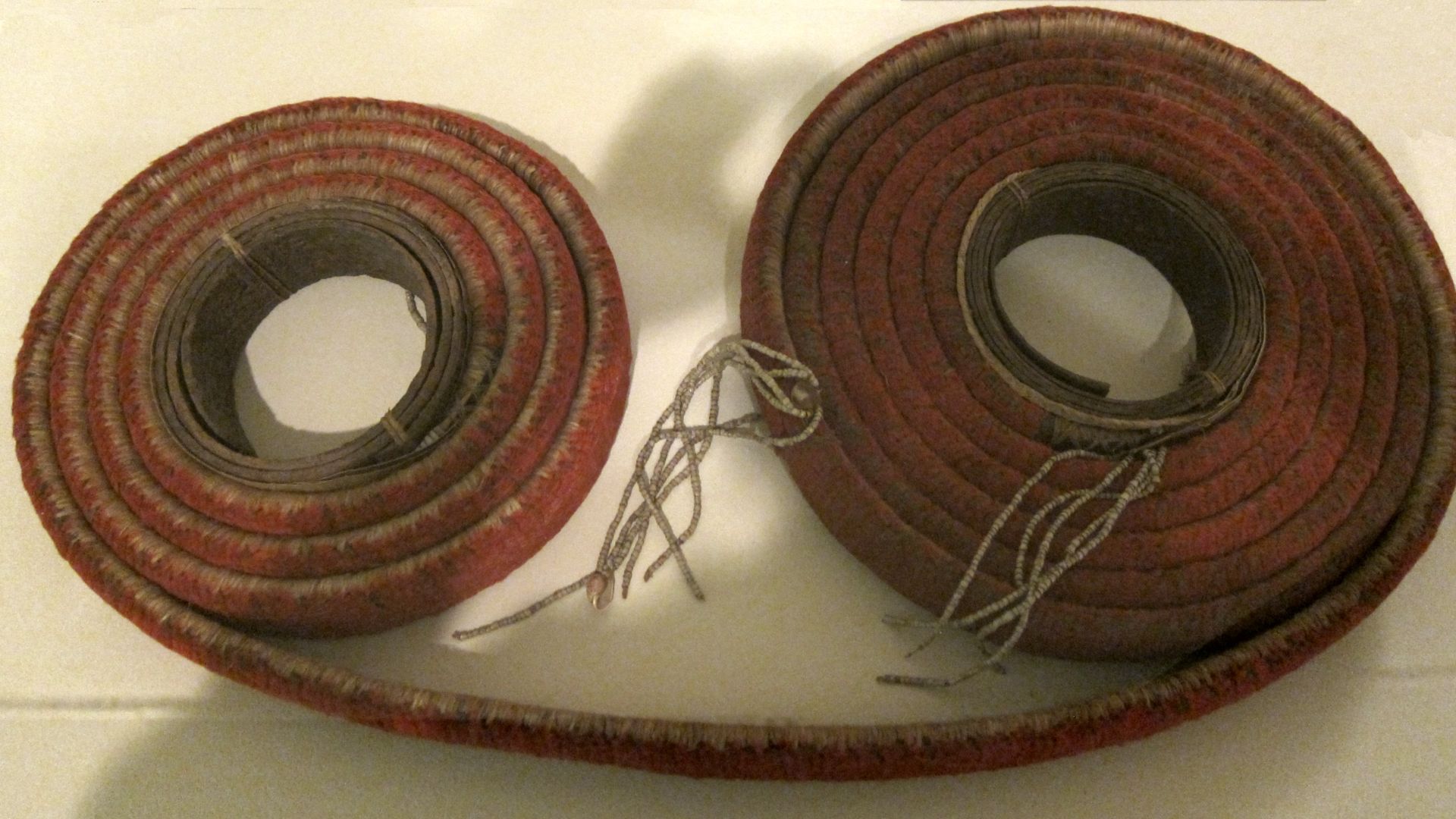 File:Red feather currency belt, Santa Cruz Islands, HAA.JPG