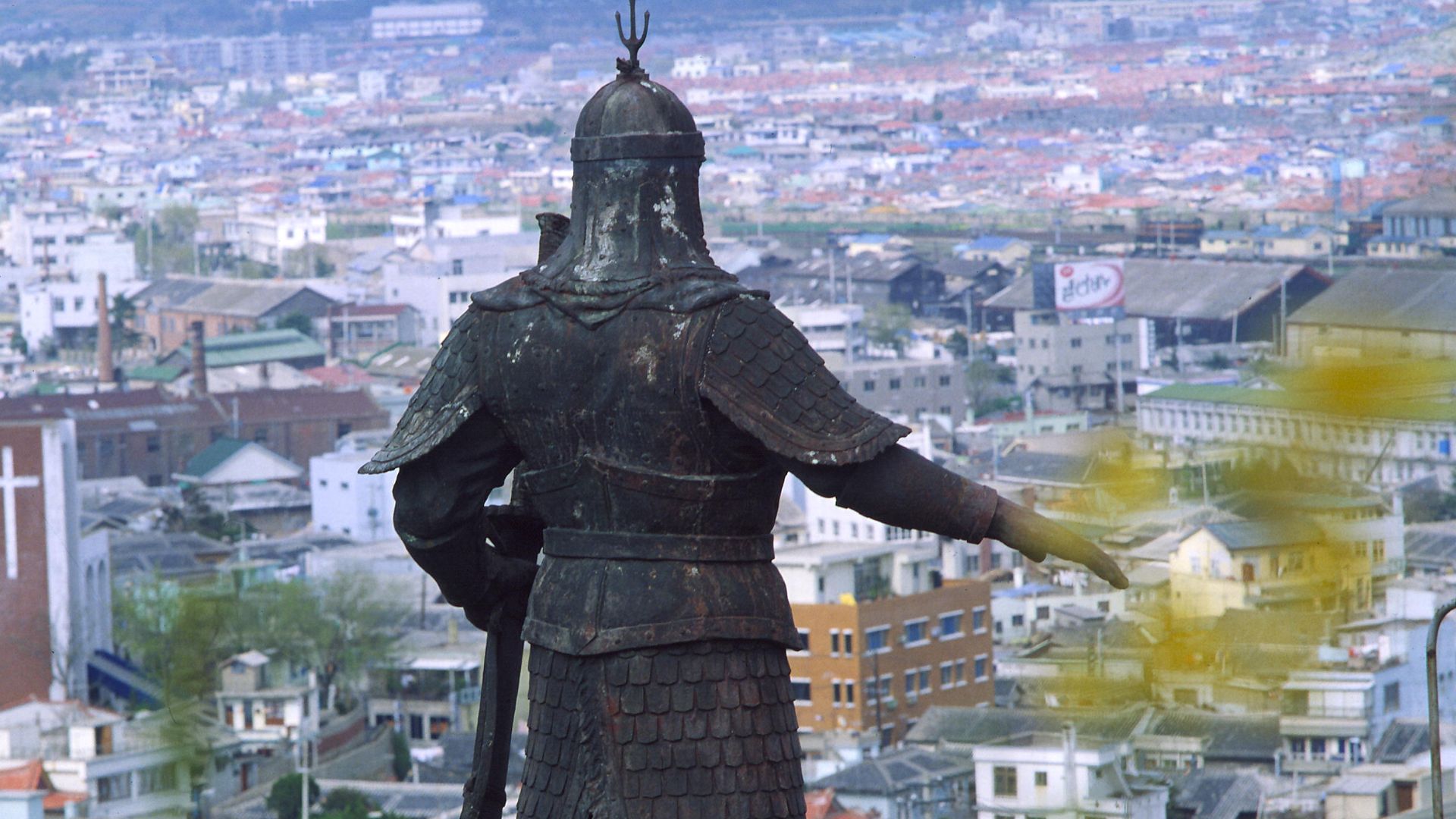 File:Statue of Admiral Yi Sun-sin in Mokpo, South Korea - 2011.jpg