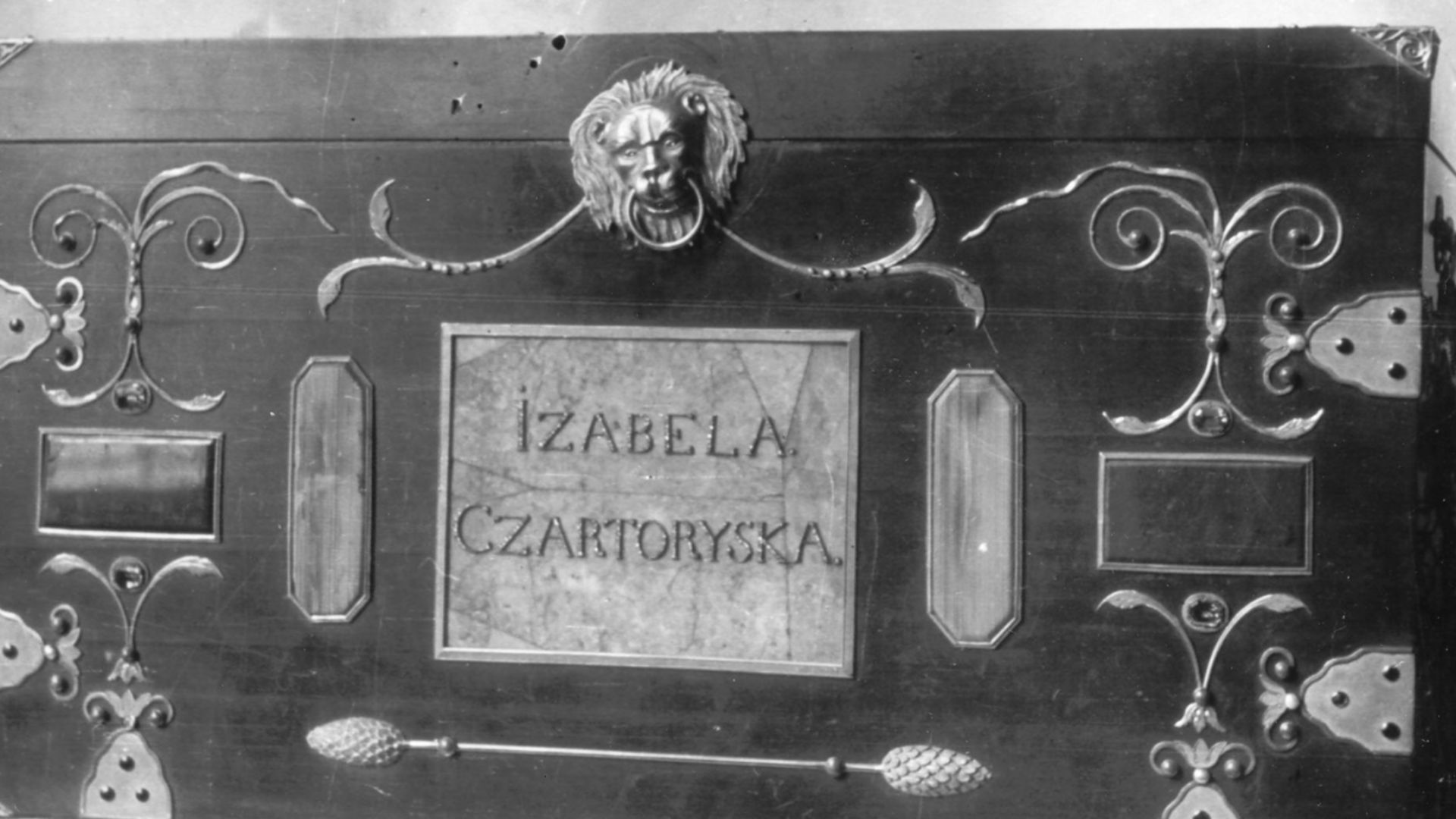 File:Royal Casket.JPG