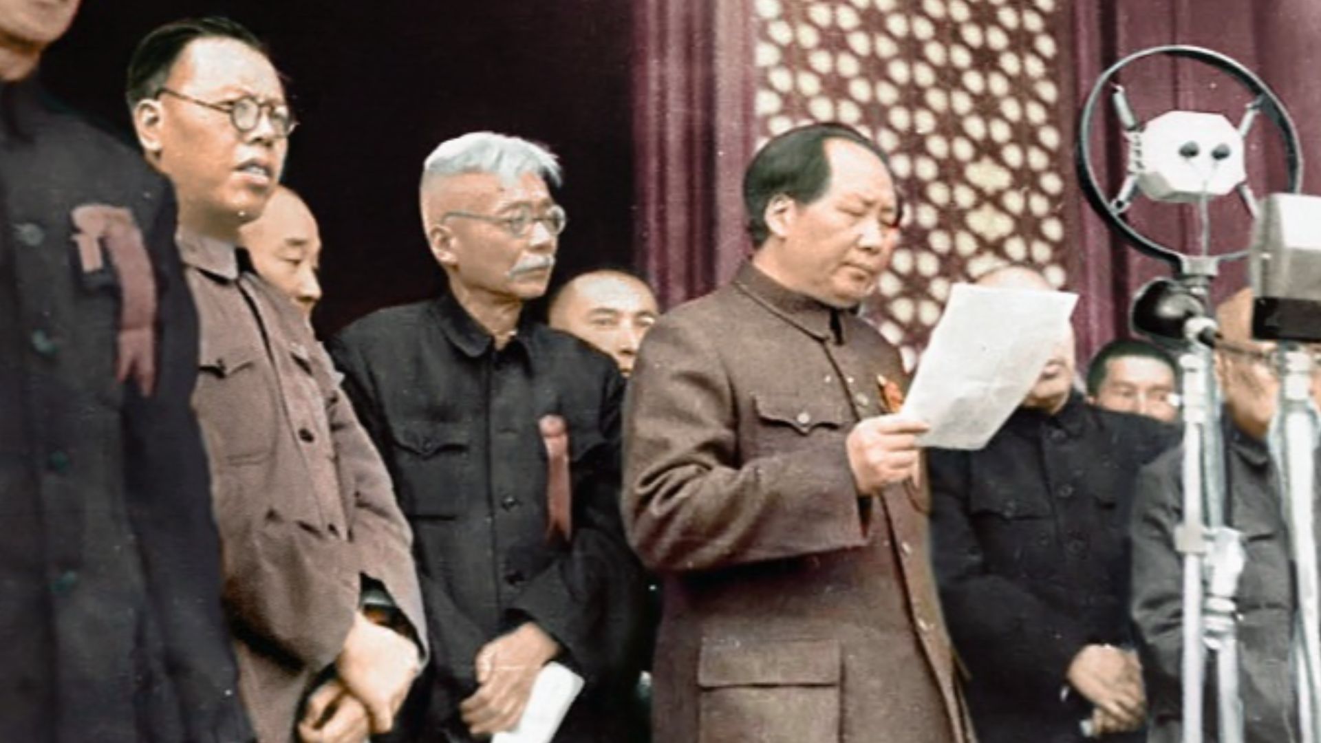 File:Mao Proclaiming New China.JPG