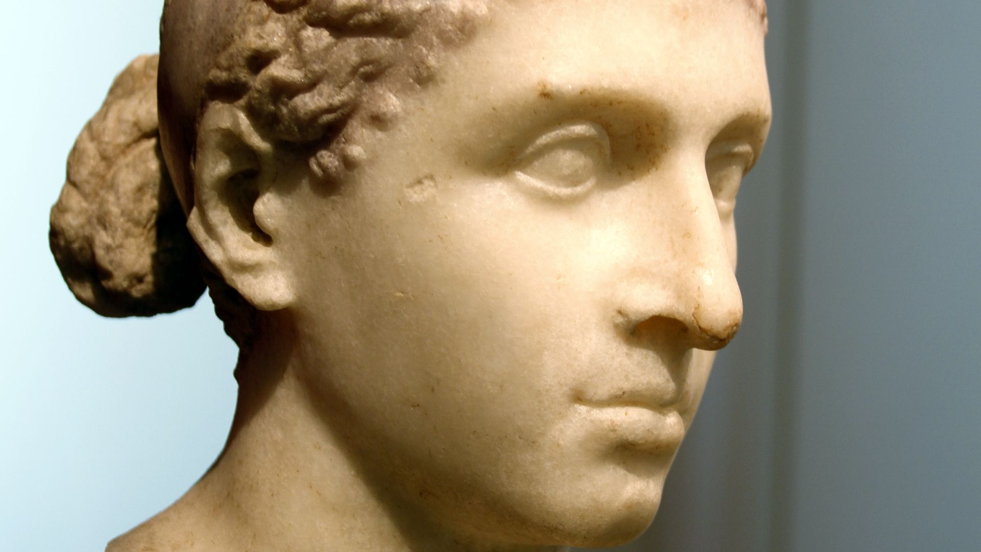 File:Bust of Cleopatra VII - Altes Museum - Berlin - Germany 2017 (2).jpg