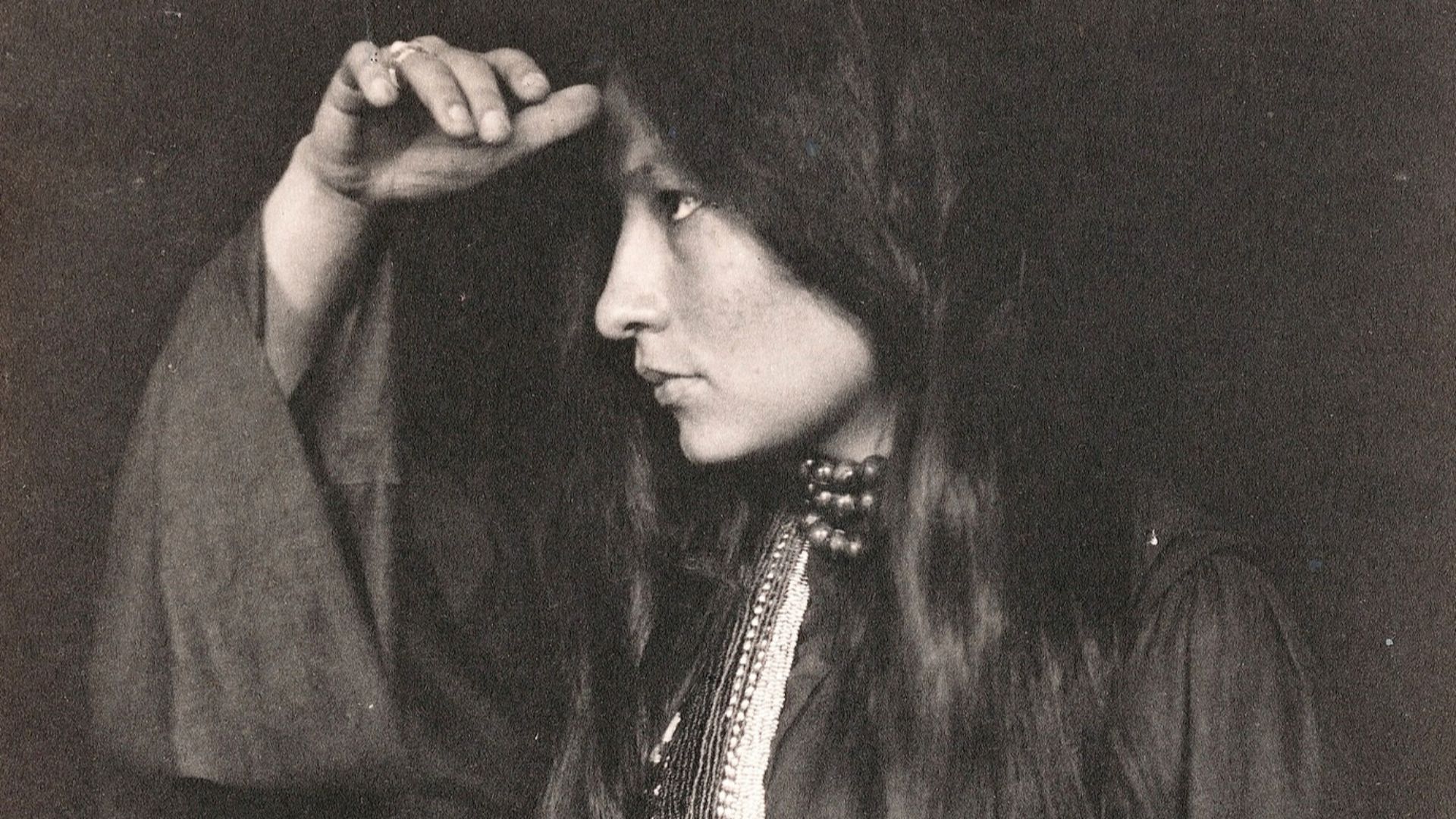 File:Zitkala-Sa.jpg