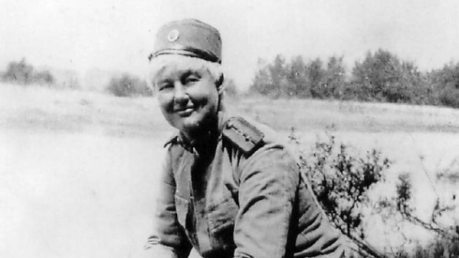 File:Flora Sandes in uniform.jpg