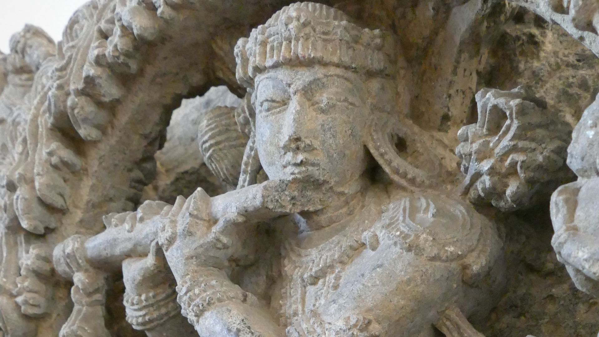 File:Venu Gopala in the Indian Museum, Kolkata 04.jpg