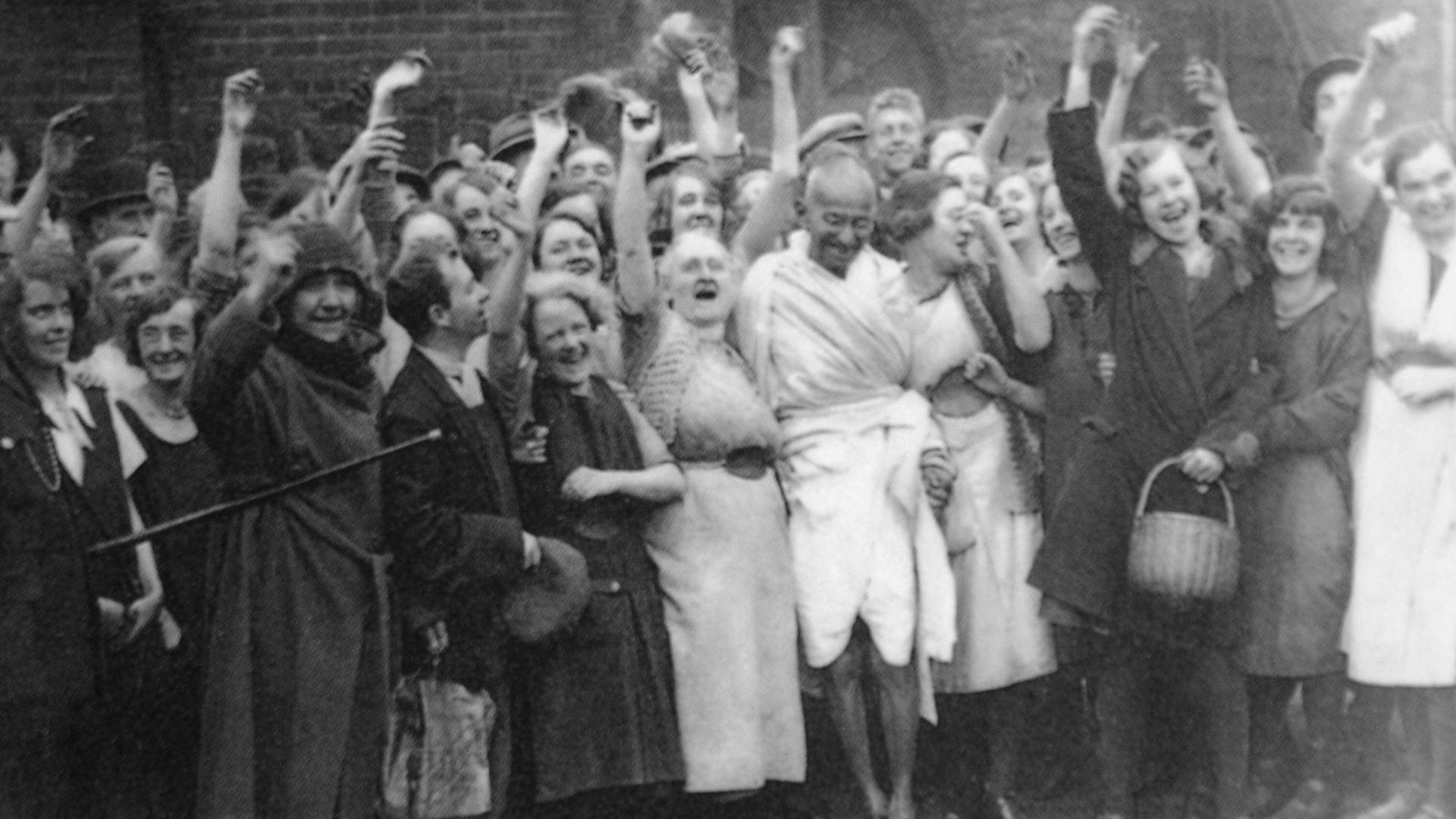 File:Mahatma Gandhi with women textile workers at Darwen, Lancashire.jpg