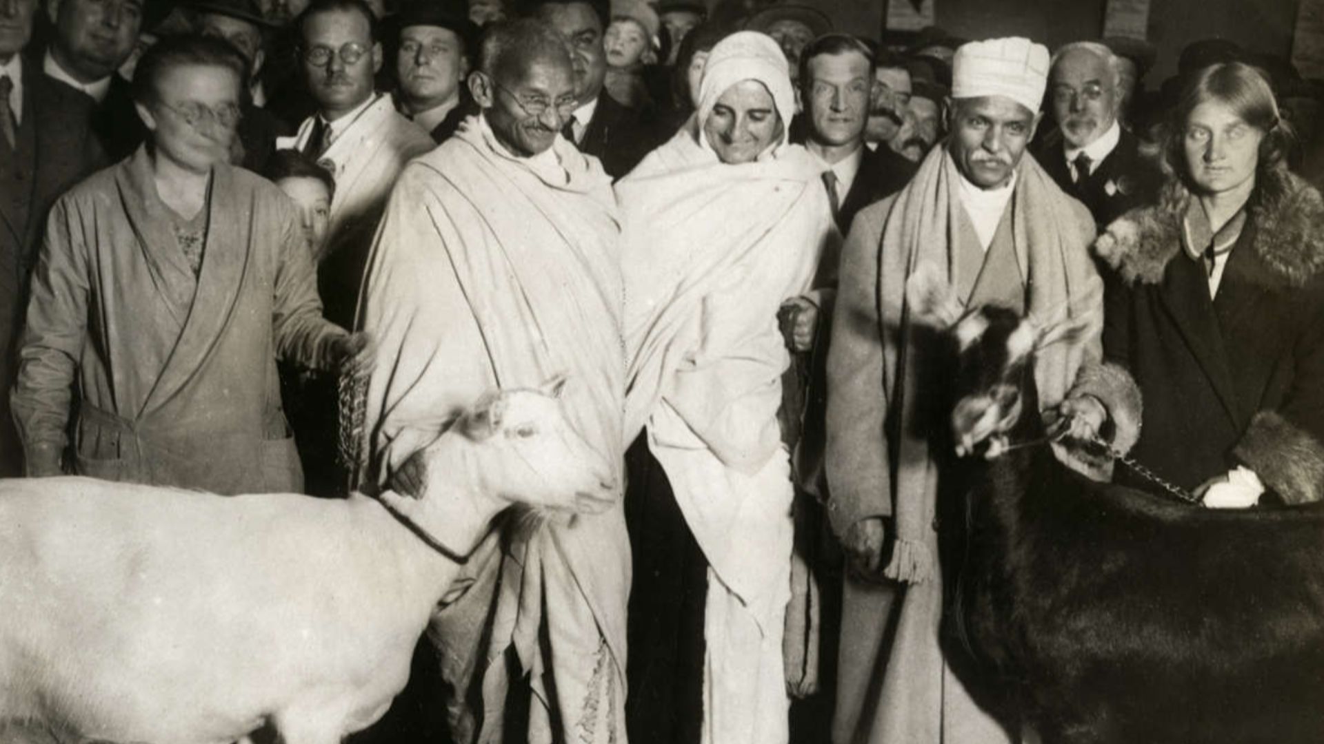 File:Gandhi, Marseille, 1931.jpg