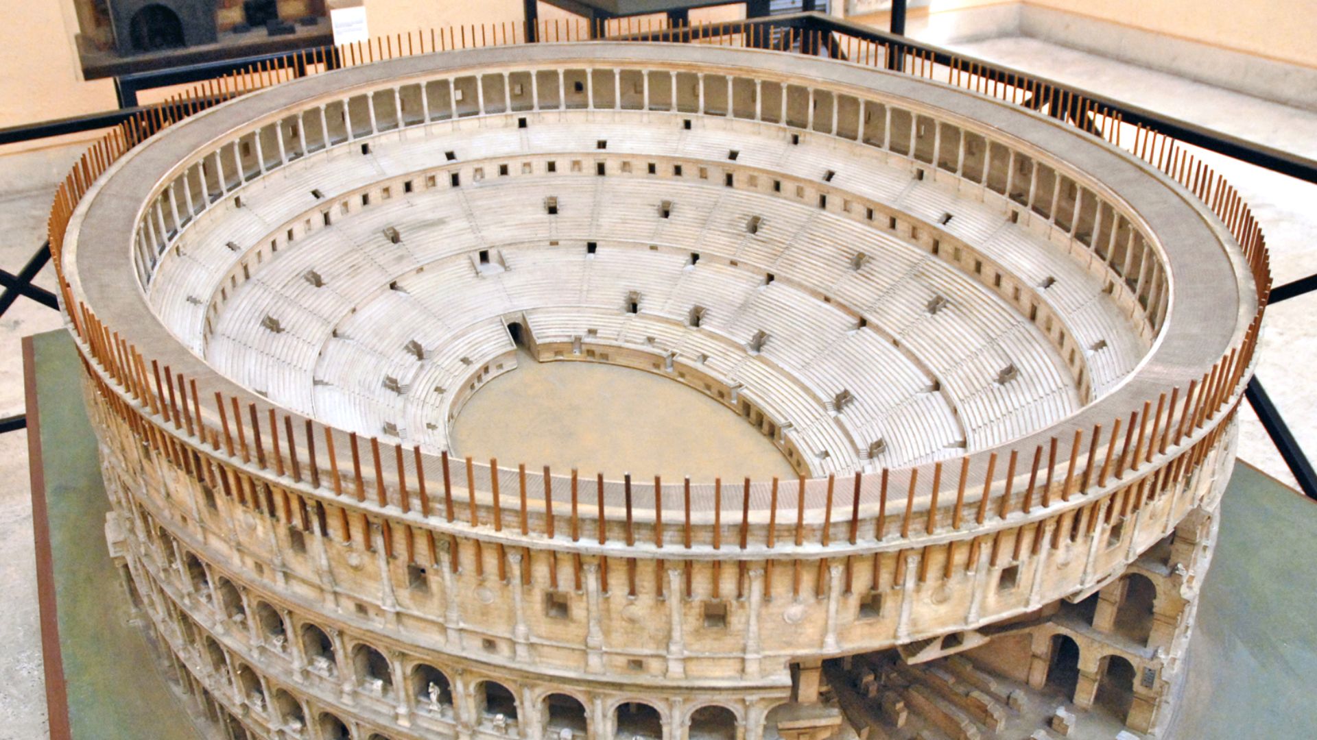 File:Maquette du Colisée (5839478980).jpg