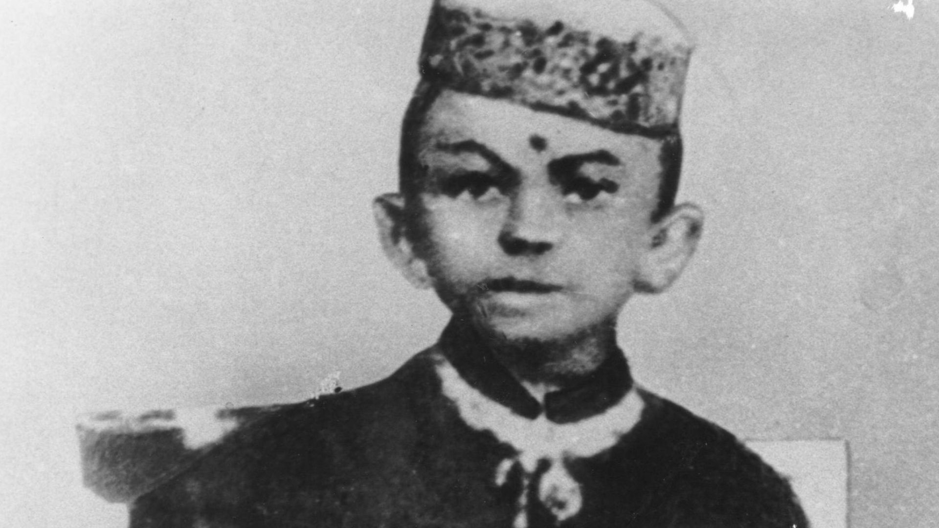 File:Mohandas K Gandhi, age 7.jpg