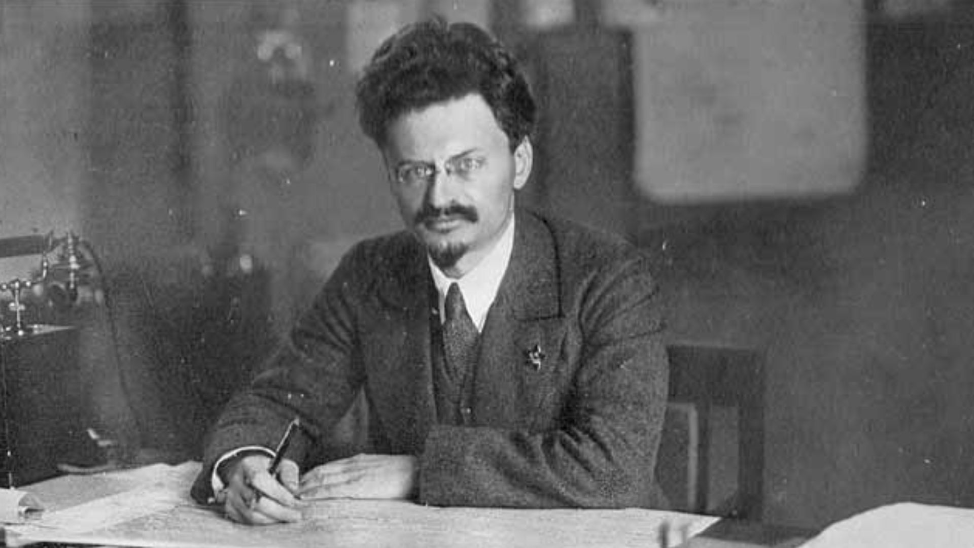 File:Leon Trotsky at his desk.jpg