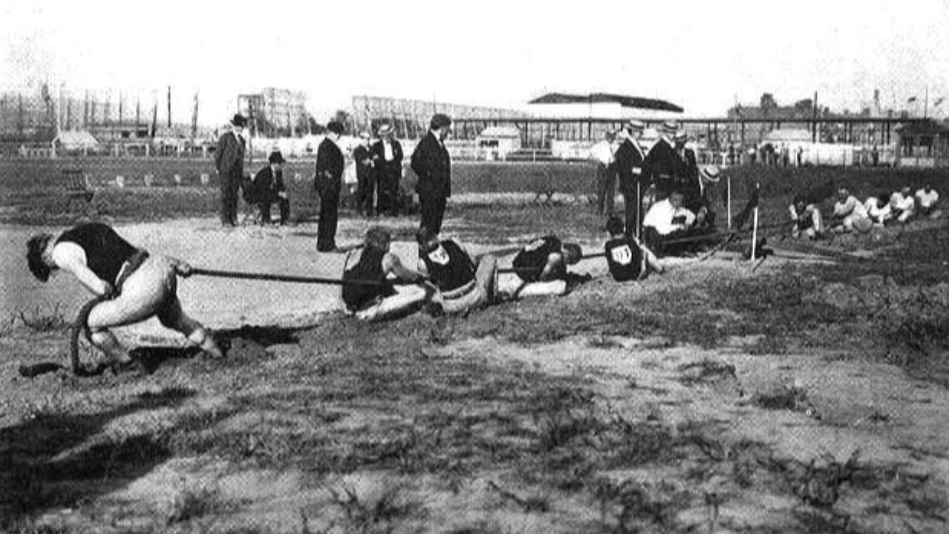 File:1904 tug of war.jpg