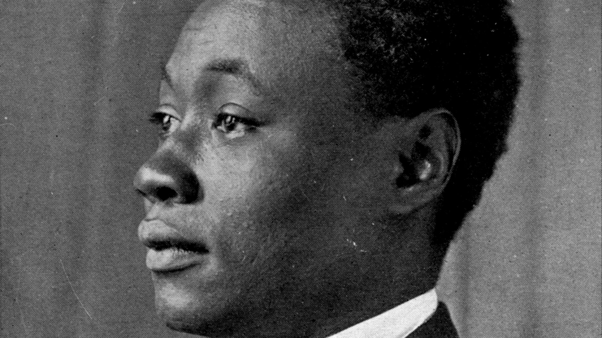 File:Claude McKay 1920.jpg