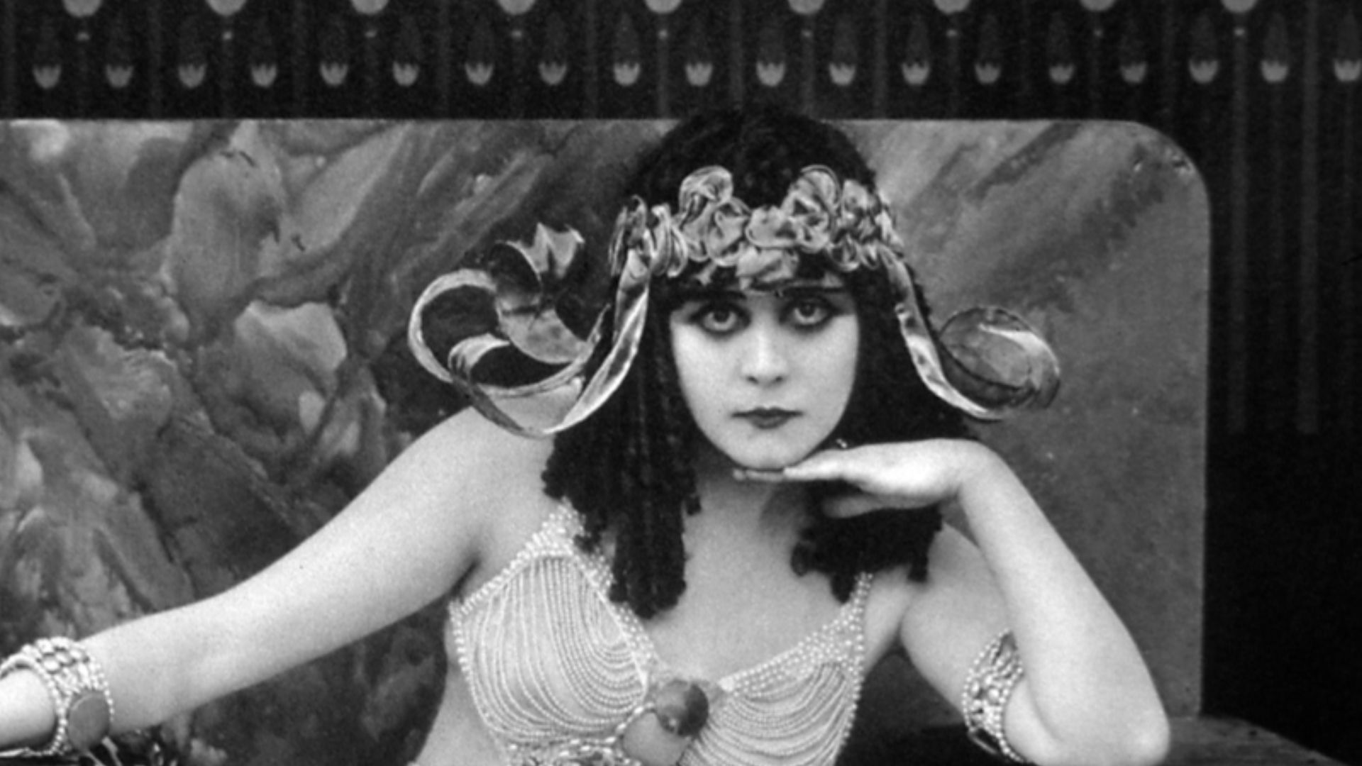 File:Theda-bara-cleopatra.jpg
