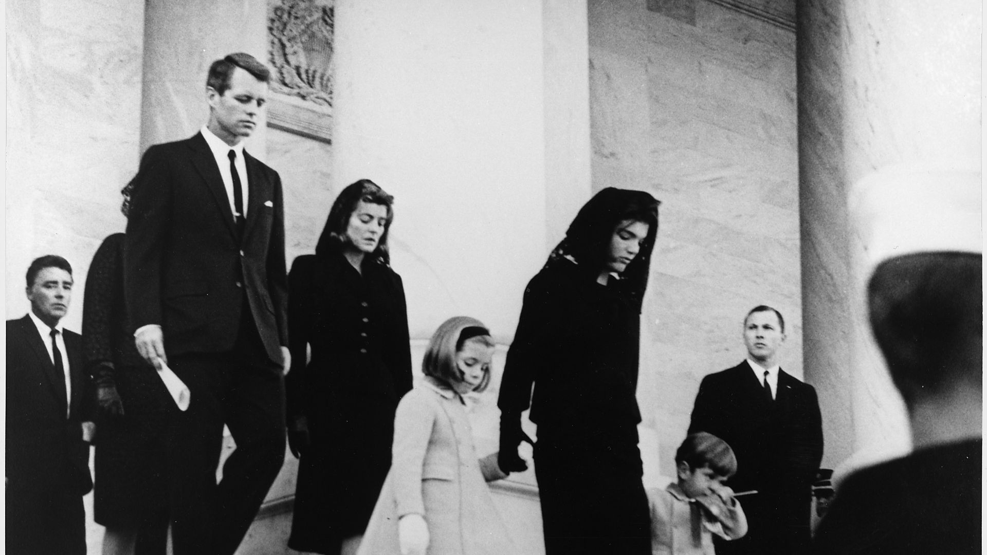 File:President's Family leaves Capitol after Ceremony. Caroline Kennedy, Jacqueline Bouvier Kennedy, John F. Kennedy, Jr.... - NARA - 194186.jpg