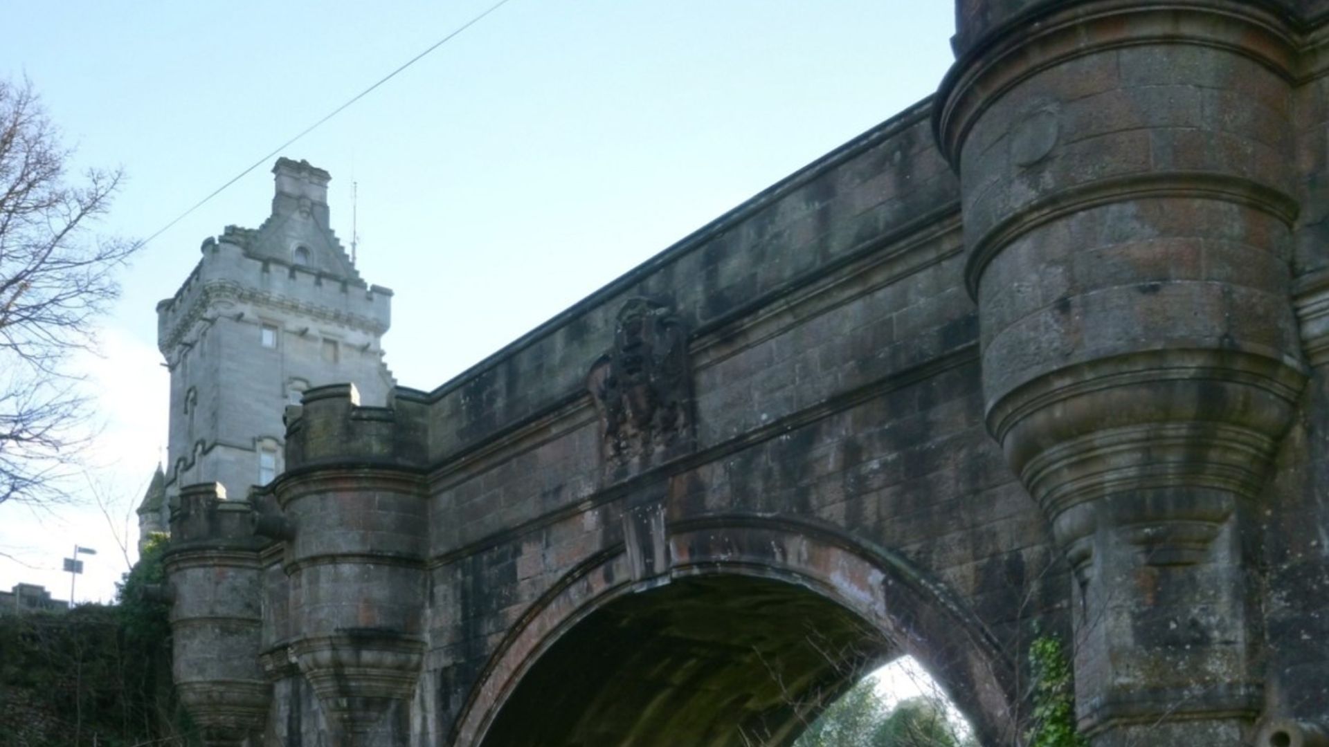 File:Overtoun Bridge - geograph.org.uk - 4625800.jpg