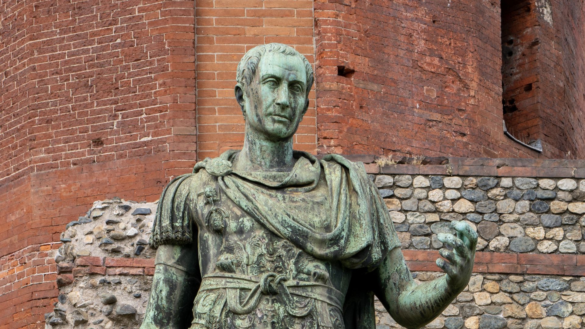 File:Statue of Julius Caesar in Turin.jpg