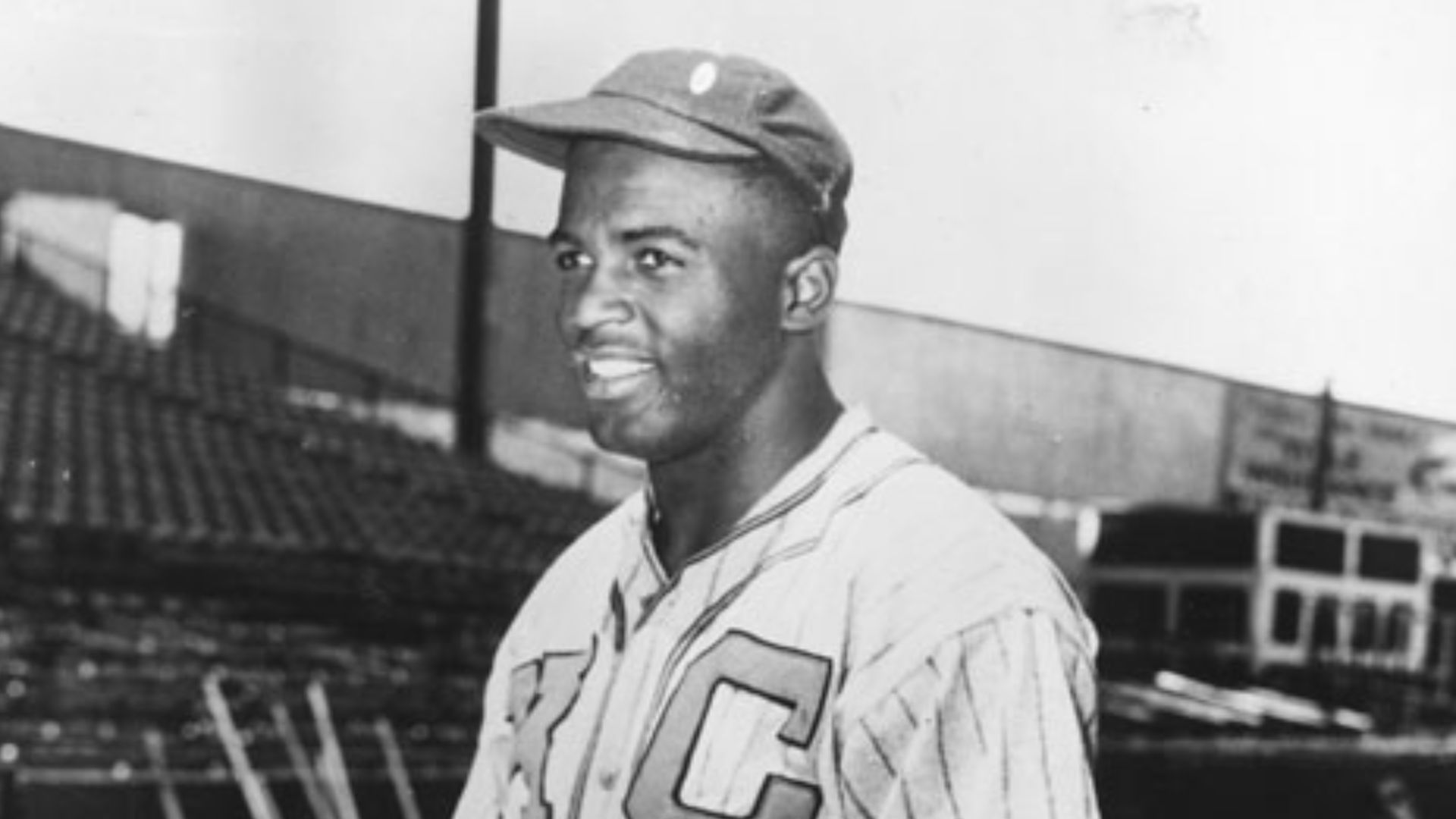 File:Jackie Robinson Kansas City Monarchs.jpg