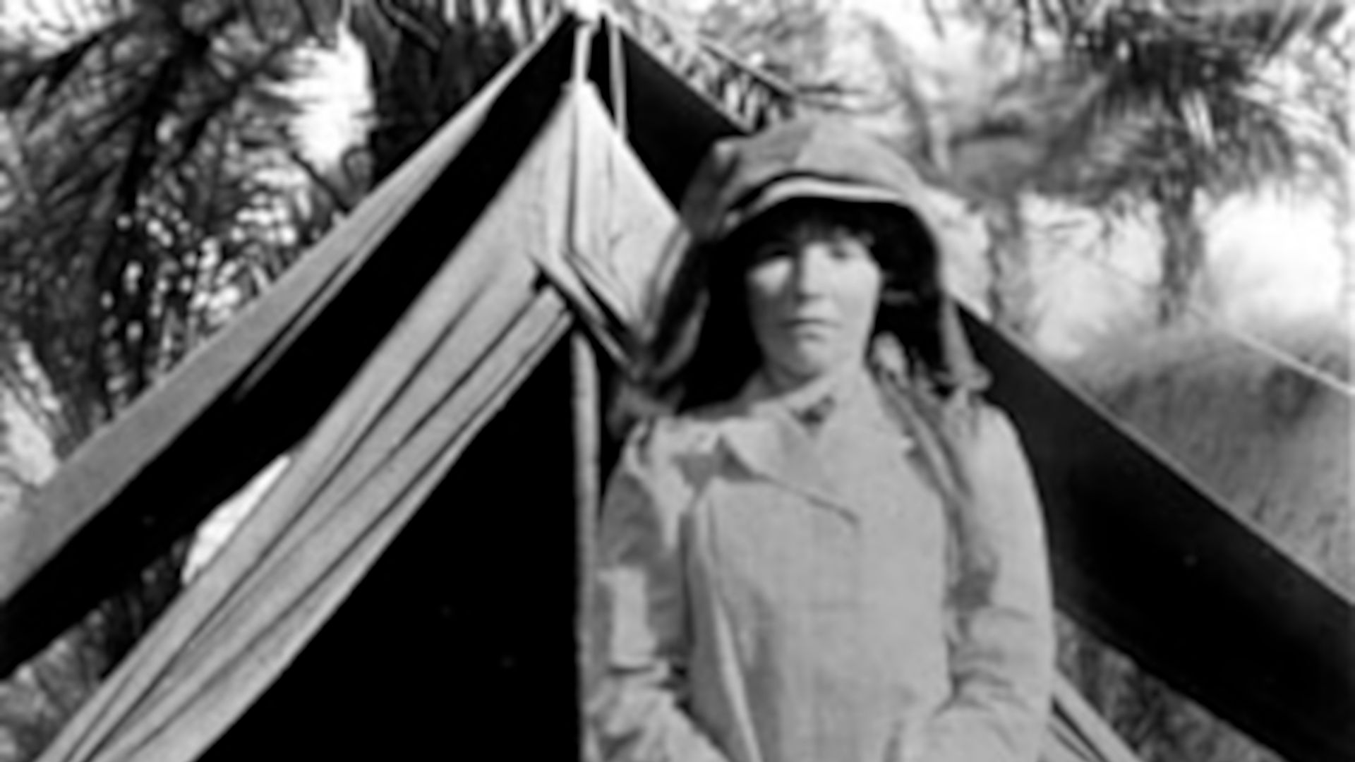 File:BellK 218 Gertrude Bell in Iraq in 1909 age 41.jpg