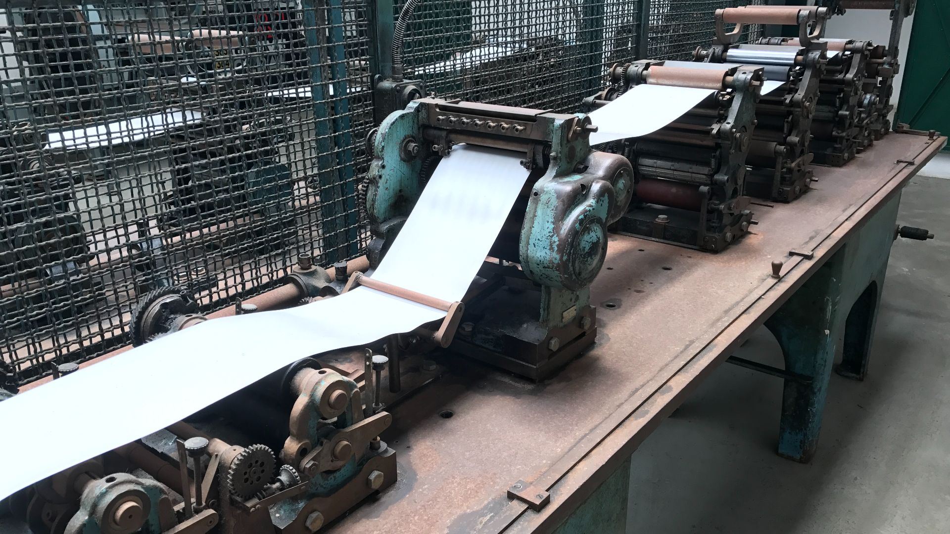 File:Carris Museum Printing Workshop - Benchtop Multi-Color Press 1.jpg