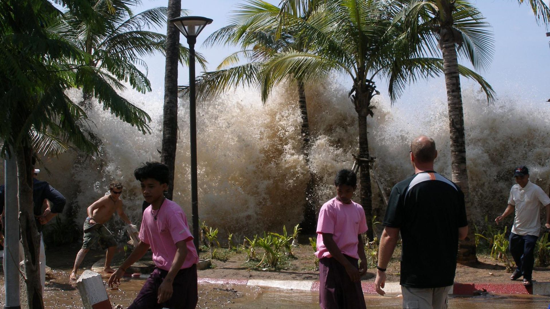 File:2004-tsunami.jpg