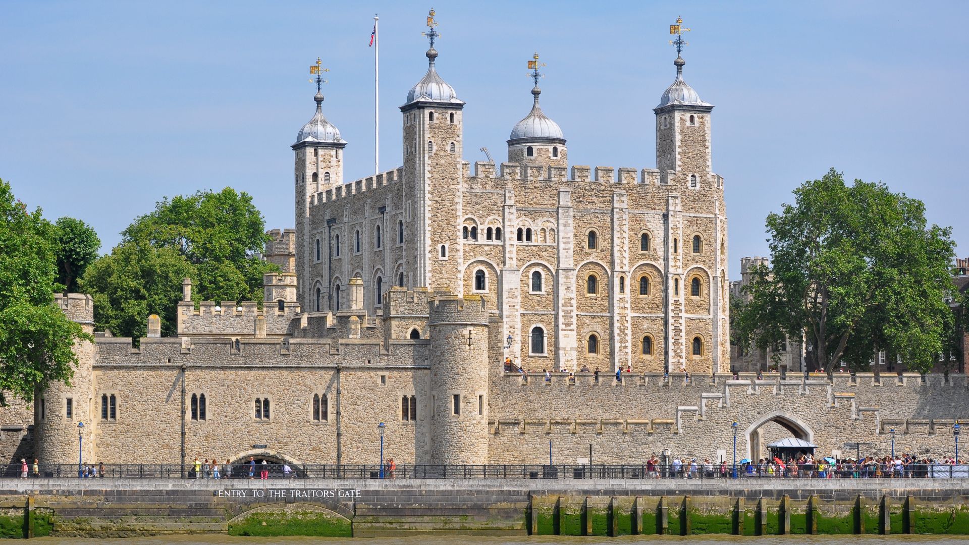 File:Tower of London viewed from the River Thames.jpg