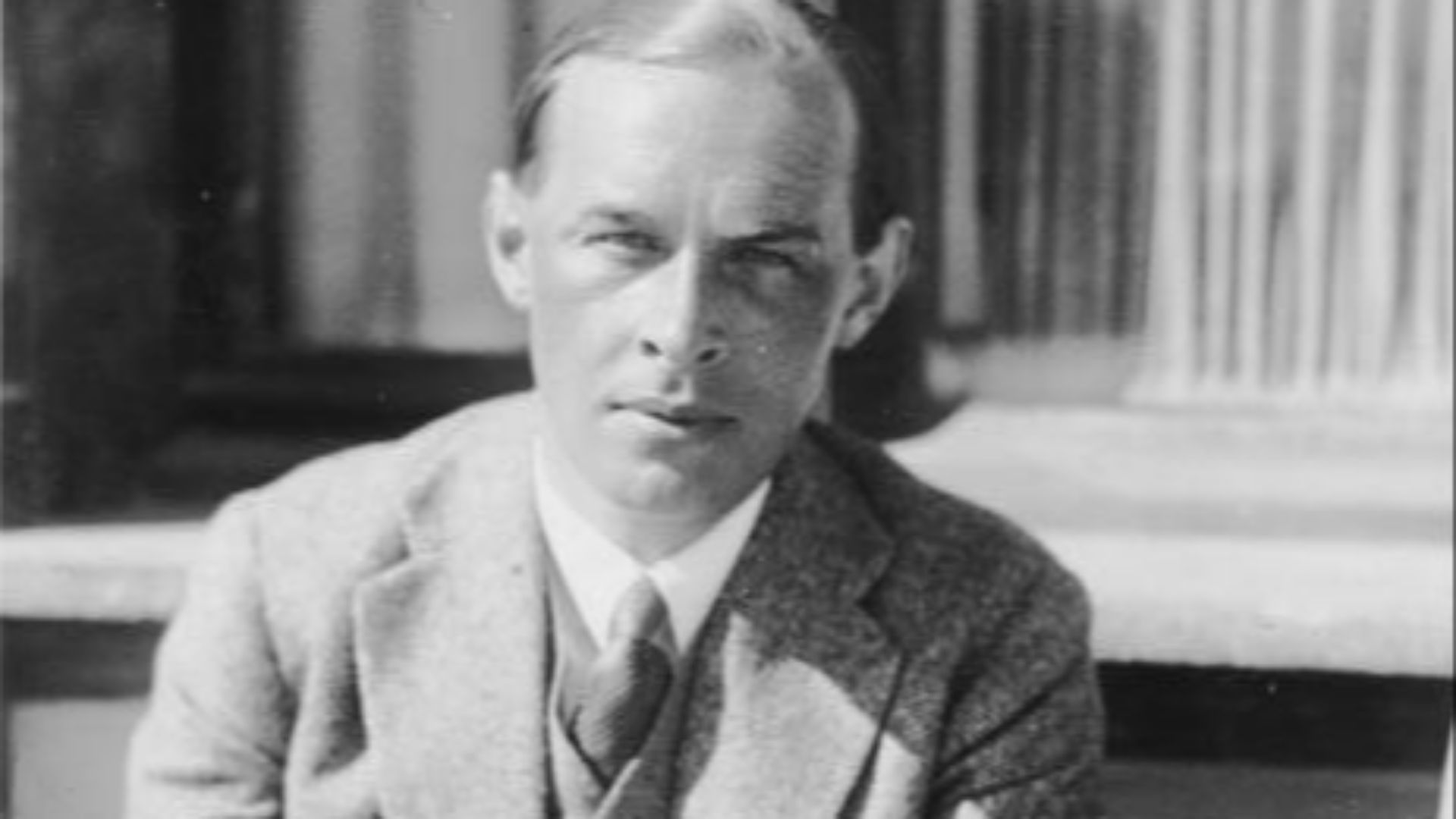File:Bundesarchiv Bild 183-R04034, Erich Maria Remarque.jpg