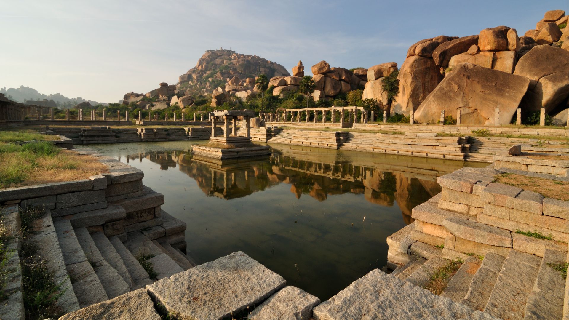 File:Dancing Girls Bath (Hampi water tank), Hampi, Vijayanagara, Karnataka, India (2012).jpg