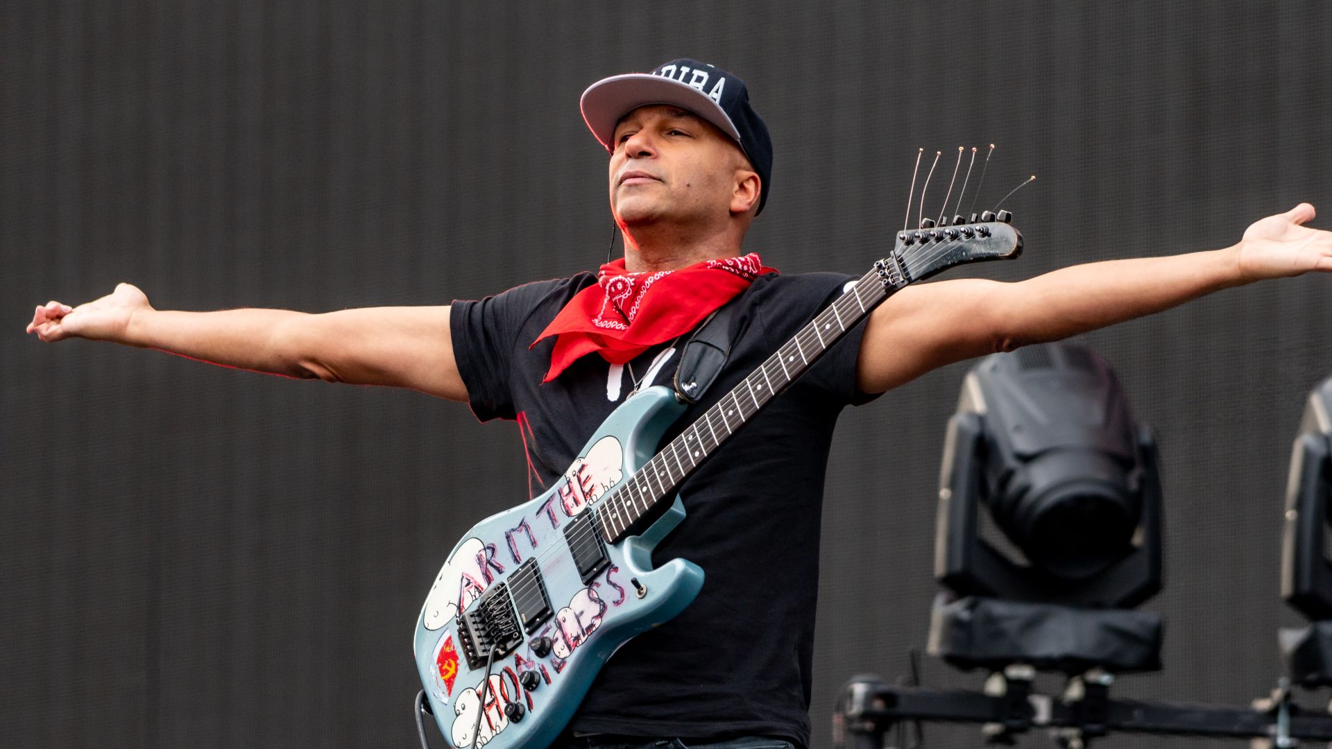 File:Tom Morello - MuseBristol 050619-15 (48035800936).jpg