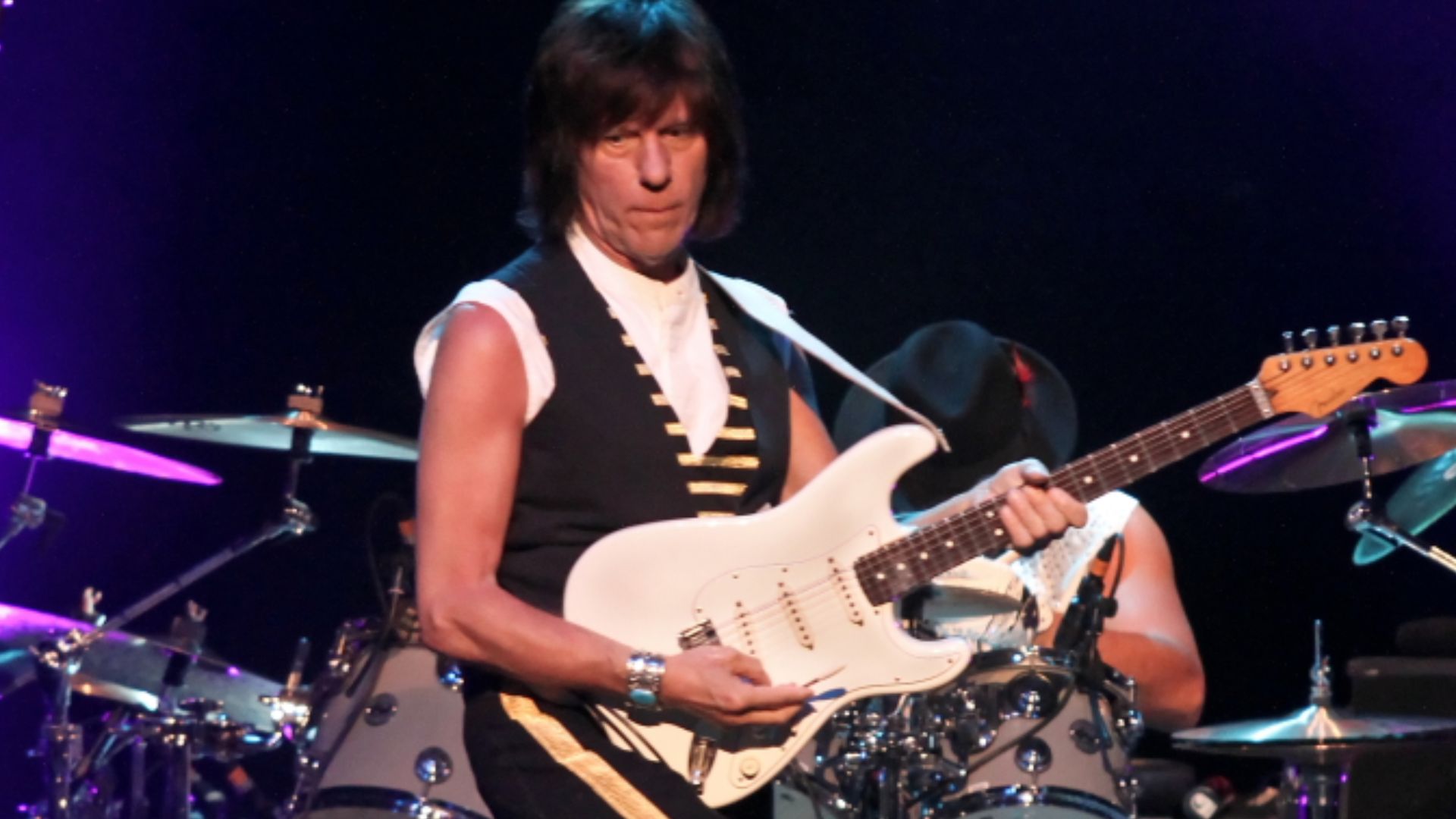 File:Jeff Beck 2011.jpg
