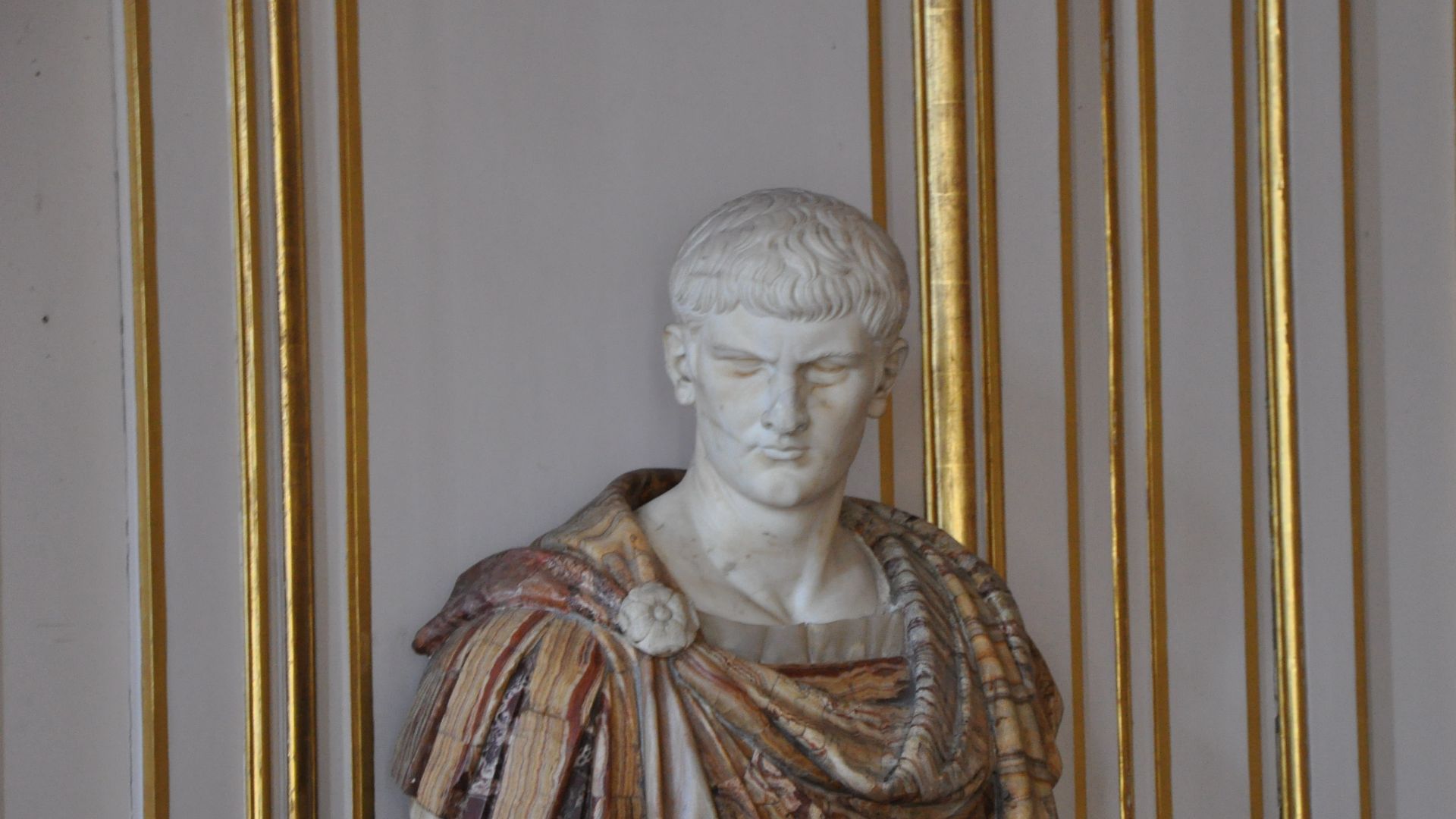 File:Caligula, au palais Rohan à Strasbourg.jpg