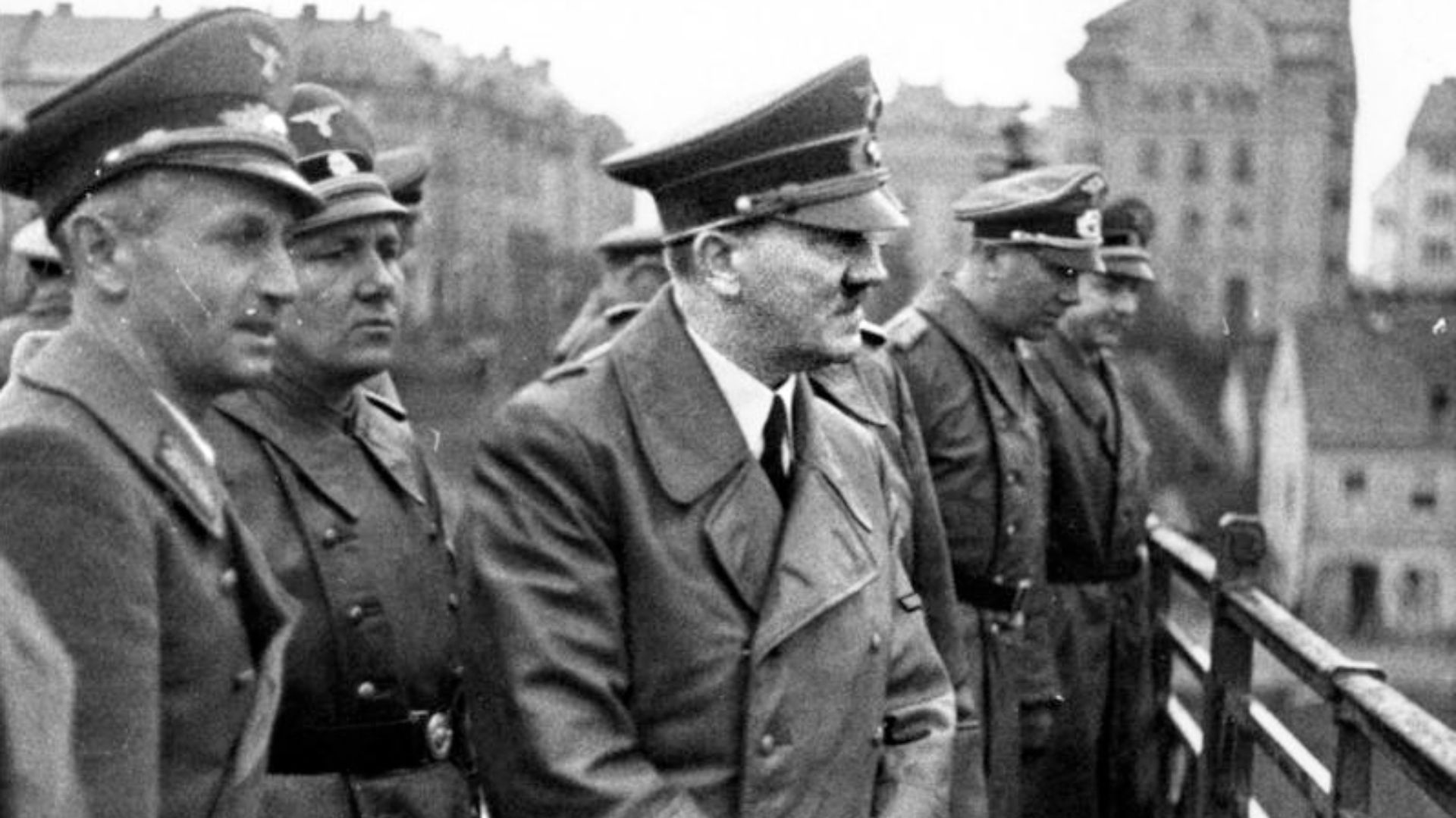 File:Bundesarchiv Bild 121-0723, Marburg-Drau, Adolf Hitler.jpg