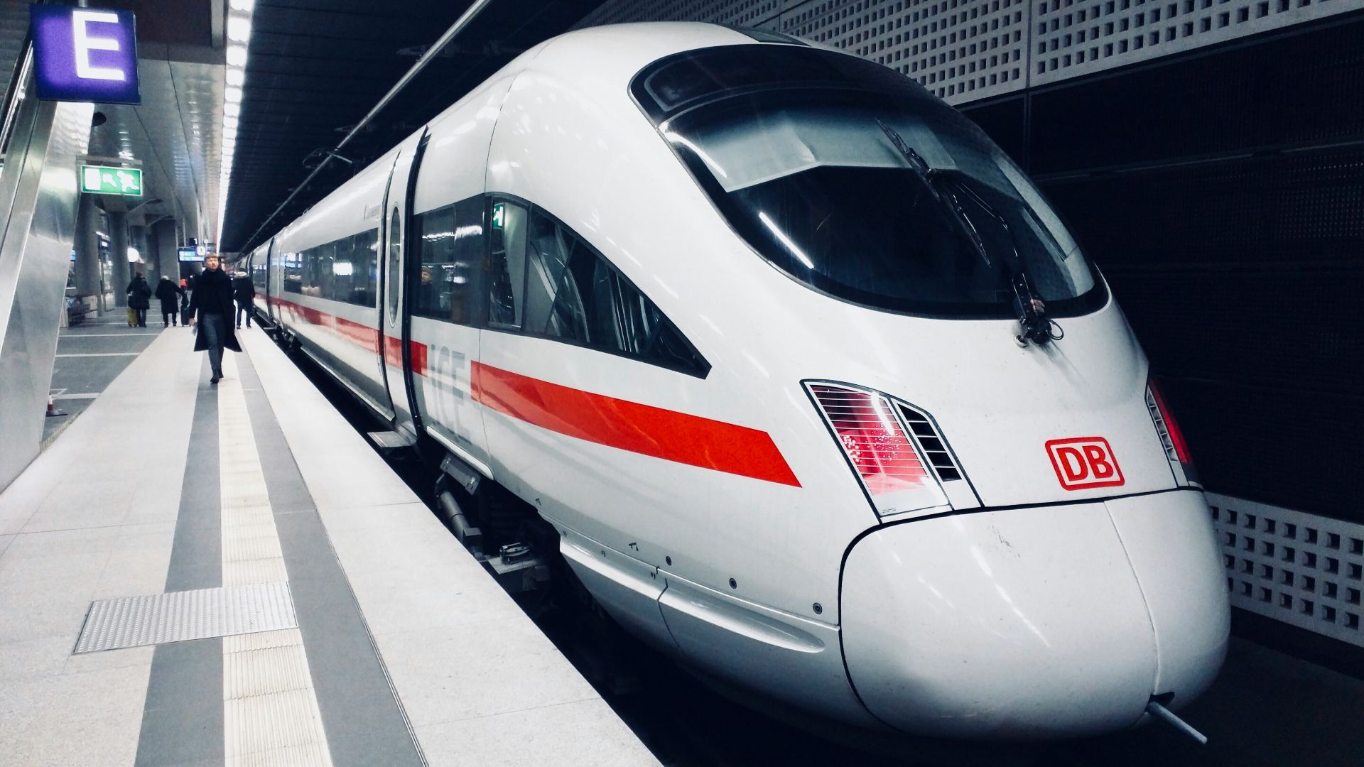 white and red DB train subway