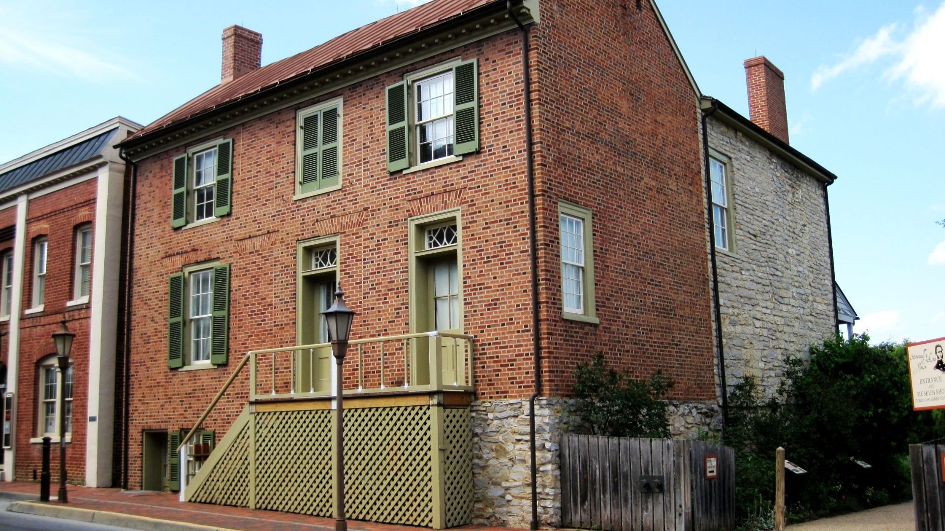 File:Stonewall Jackson house.jpg