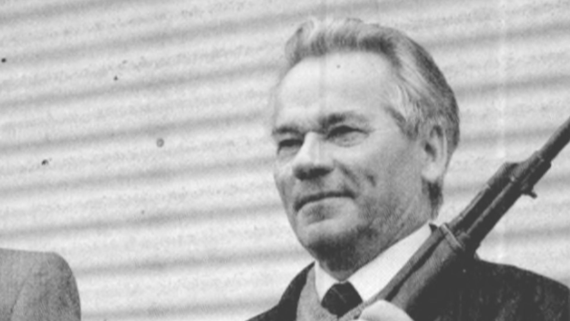 File:Stoner meets Kalashnikov.jpg