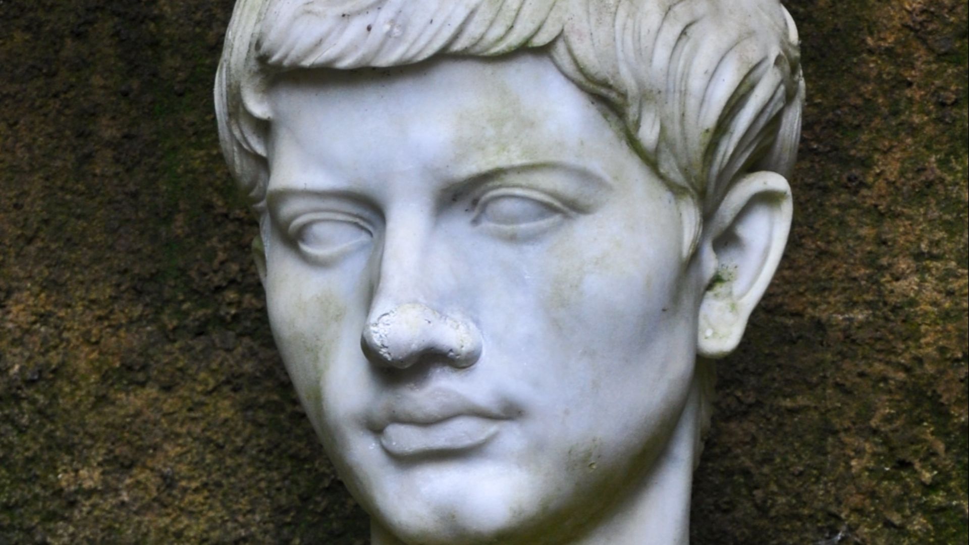 File:Parco della Grotta di Posillipo5 (crop).jpg