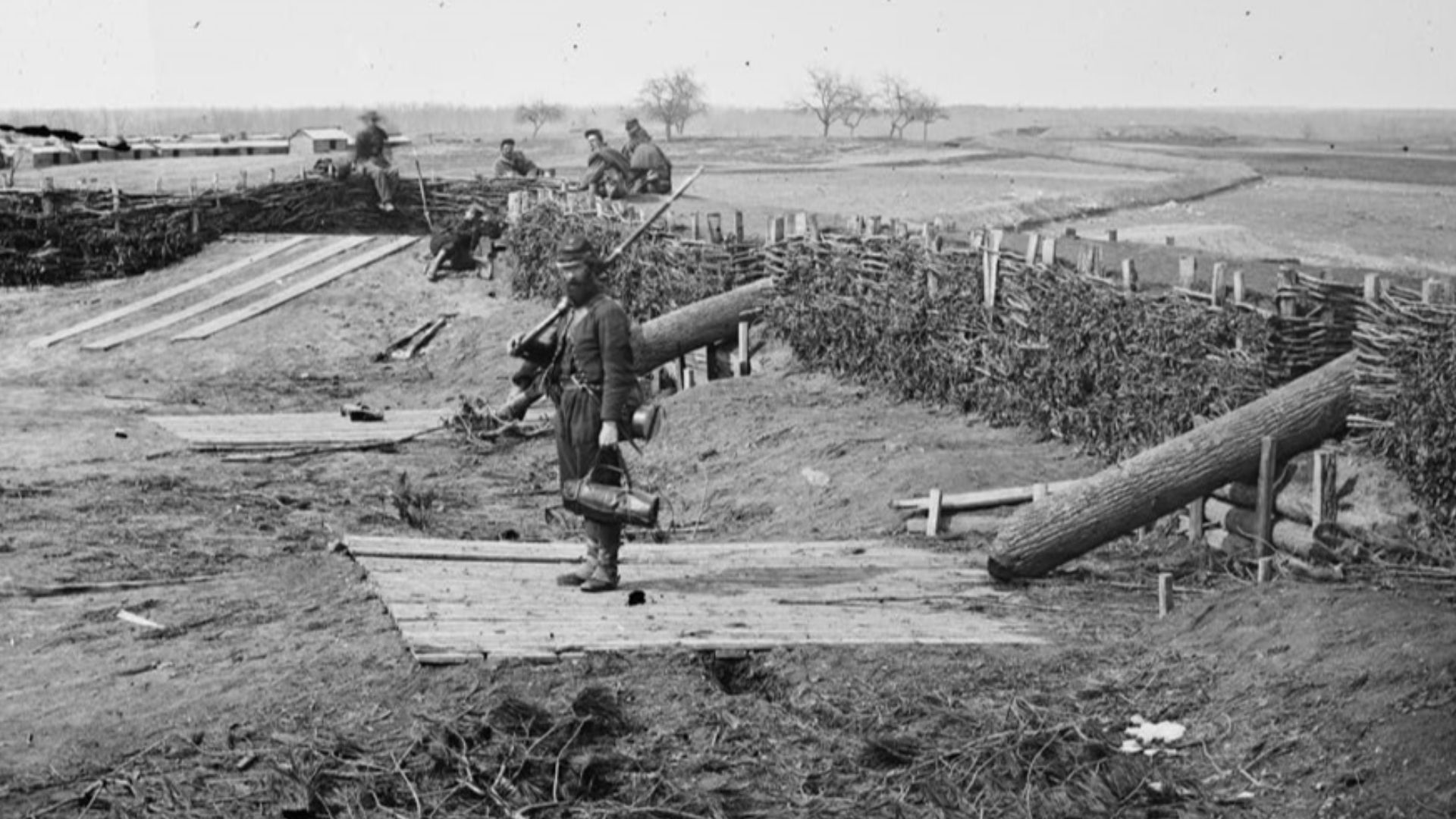 File:Centreville, Va. Fort on the heights.jpg