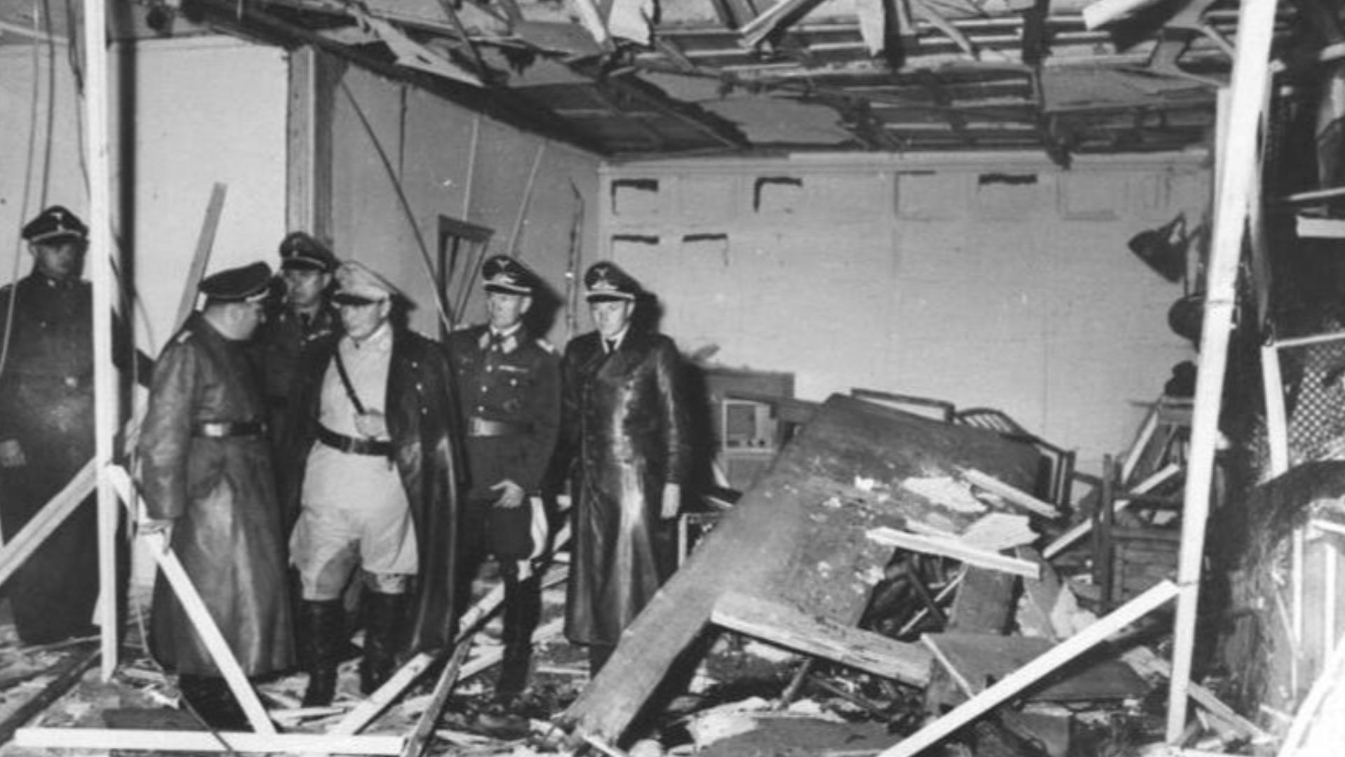 File:Bundesarchiv Bild 146-1972-025-10, Hitler-Attentat, 20. Juli 1944.jpg