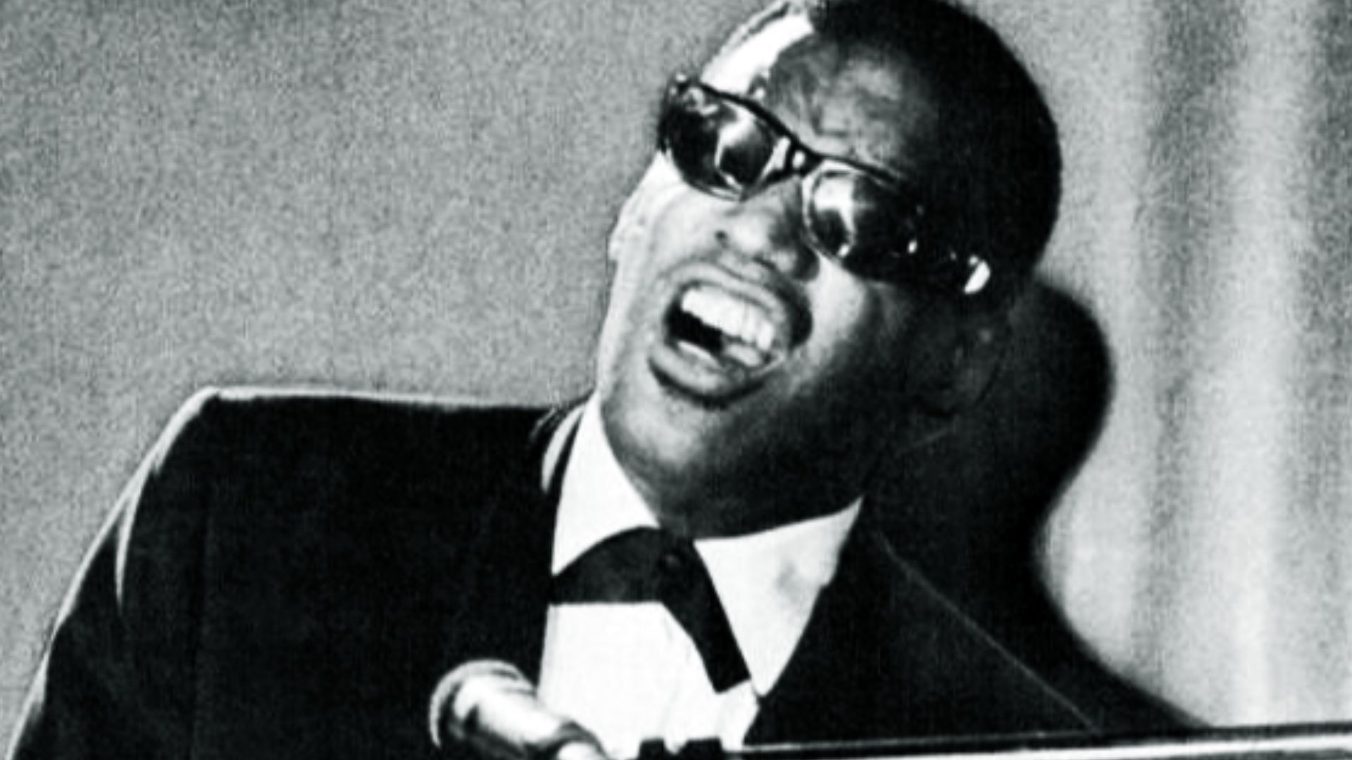 File:Ray Charles (1967).png
