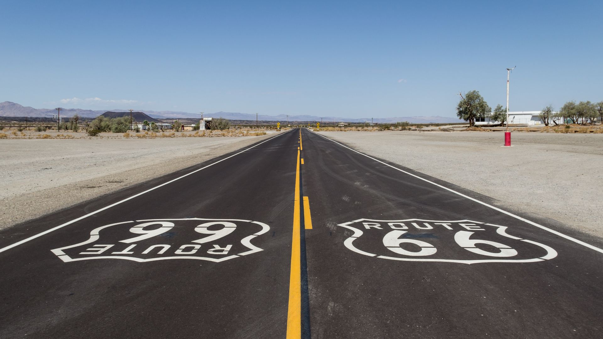 File:Amboy (California, USA), Hist. Route 66 -- 2012 -- 1.jpg