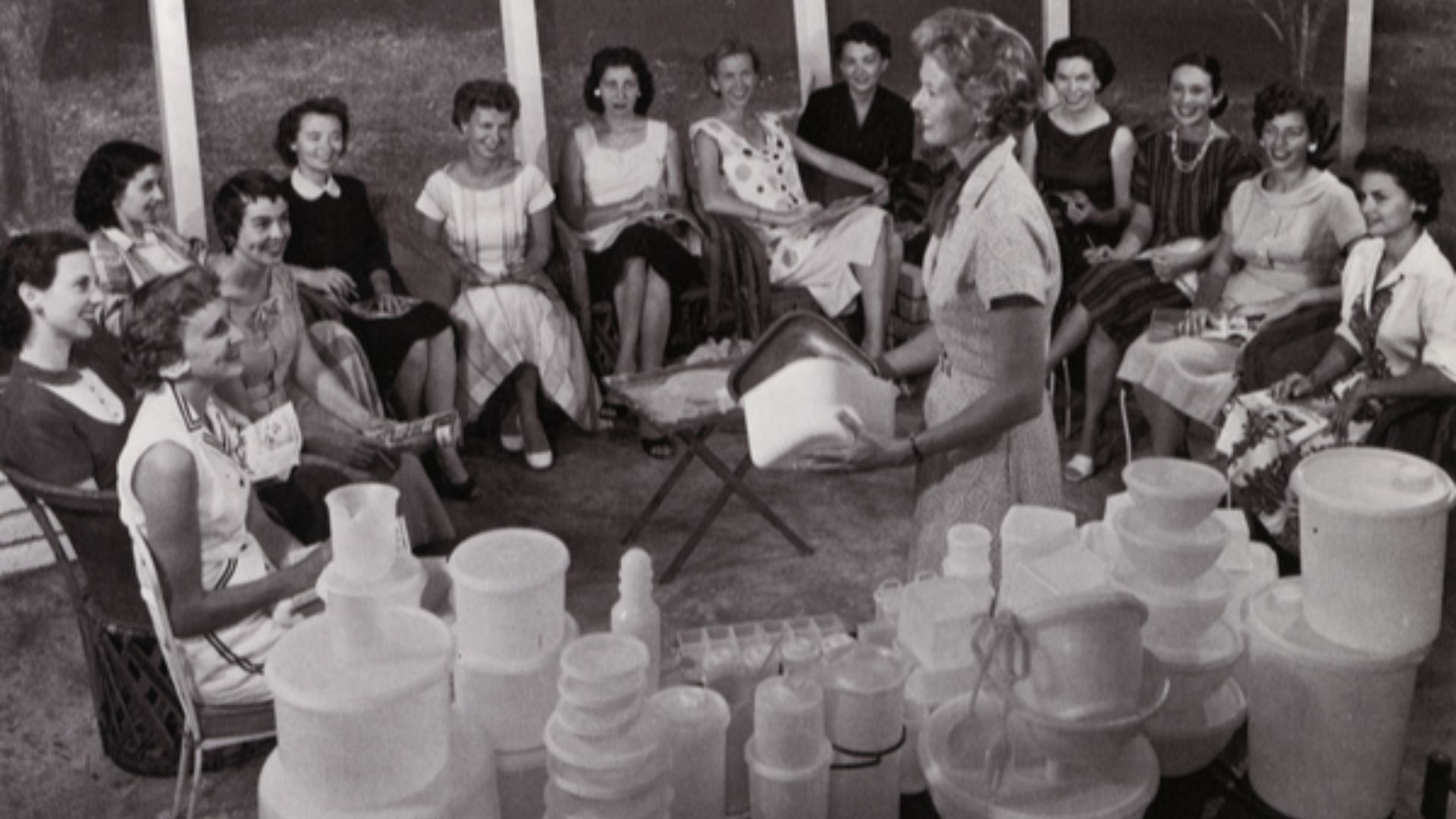 File:Tupperware home party in Sarasota, Florida (9005266839).jpg